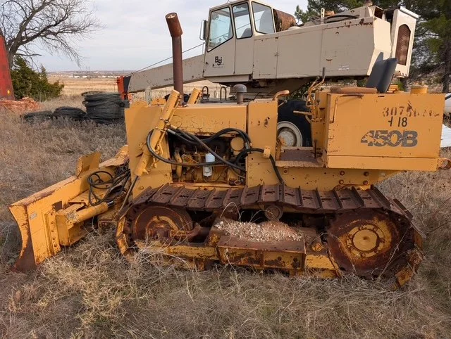 Case 450 B Bull Dozer  - with 6 way blade