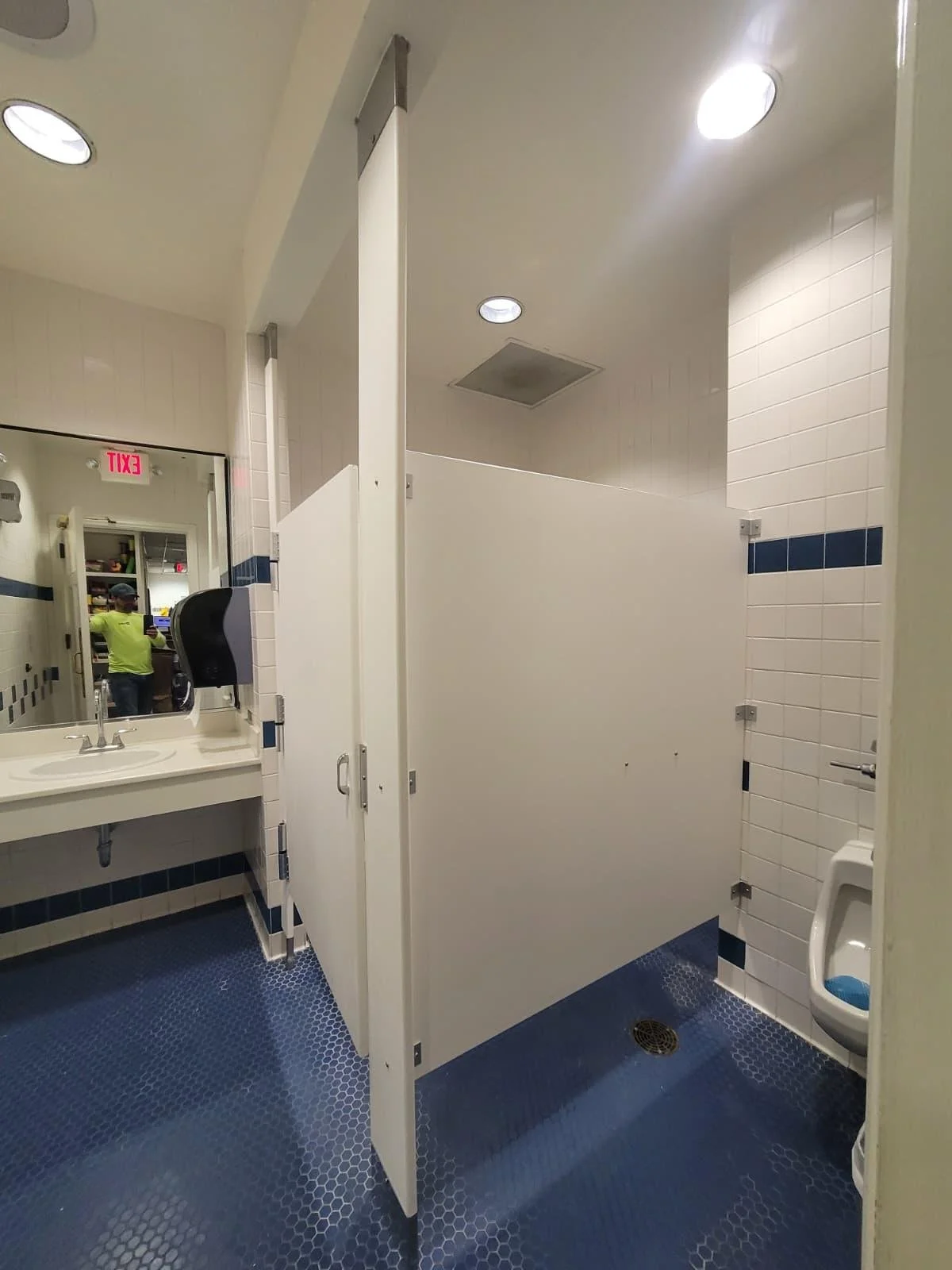 WhatsApp Image 2025-11-25 at 15.32.41.jpeg