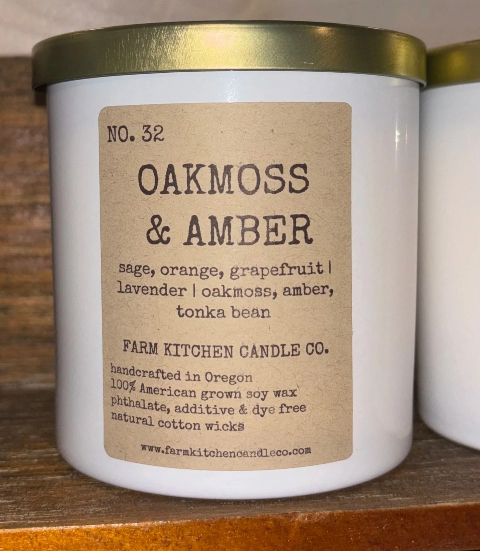 Candle+-+Oakmoss+%26+Amber.jpg
