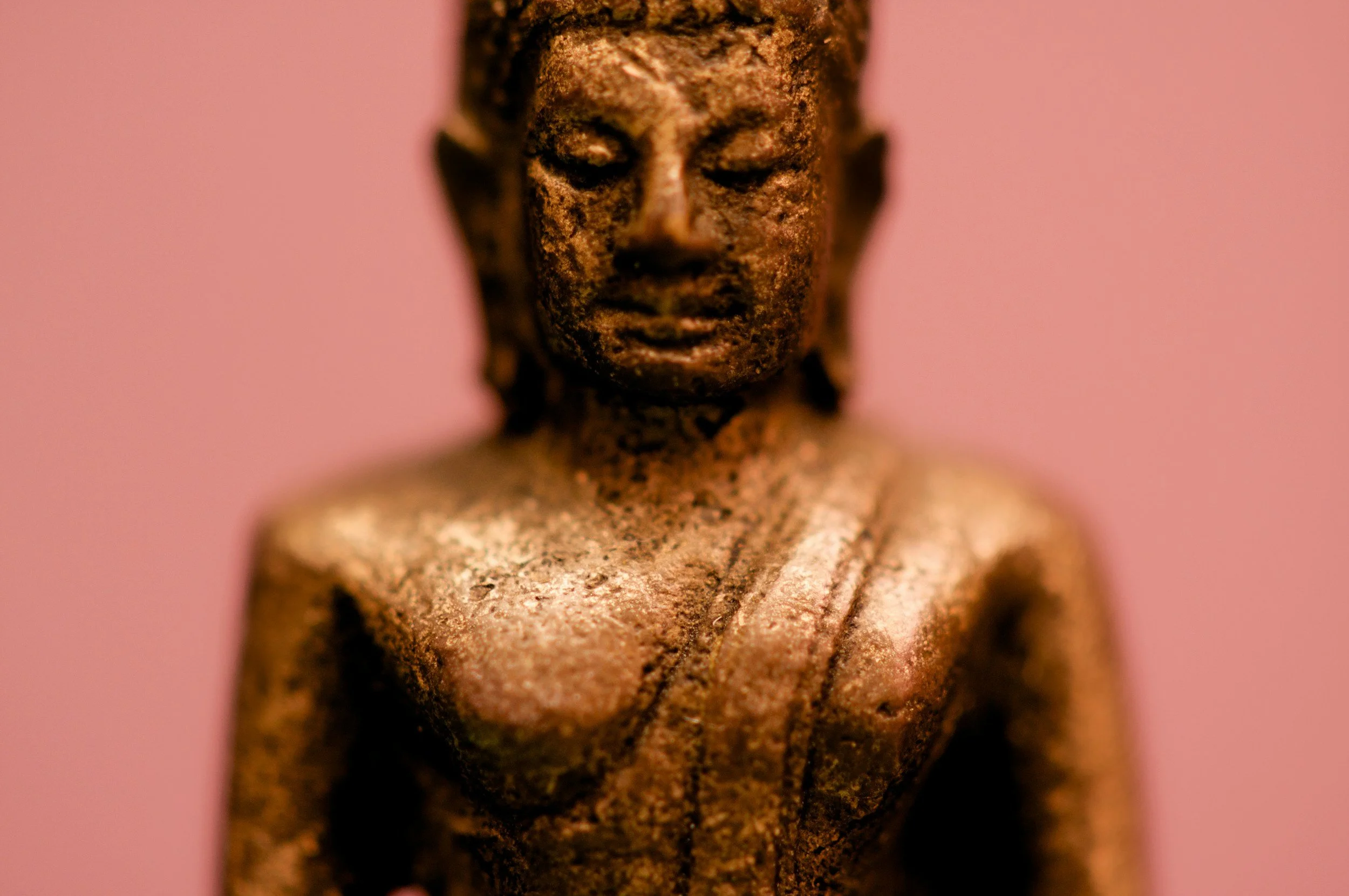 Yoga retreats for women in Spain and France with Sensual Yoga. Explore yin yoga, feminine embodiment, sensual alchemy, and online studio offerings.