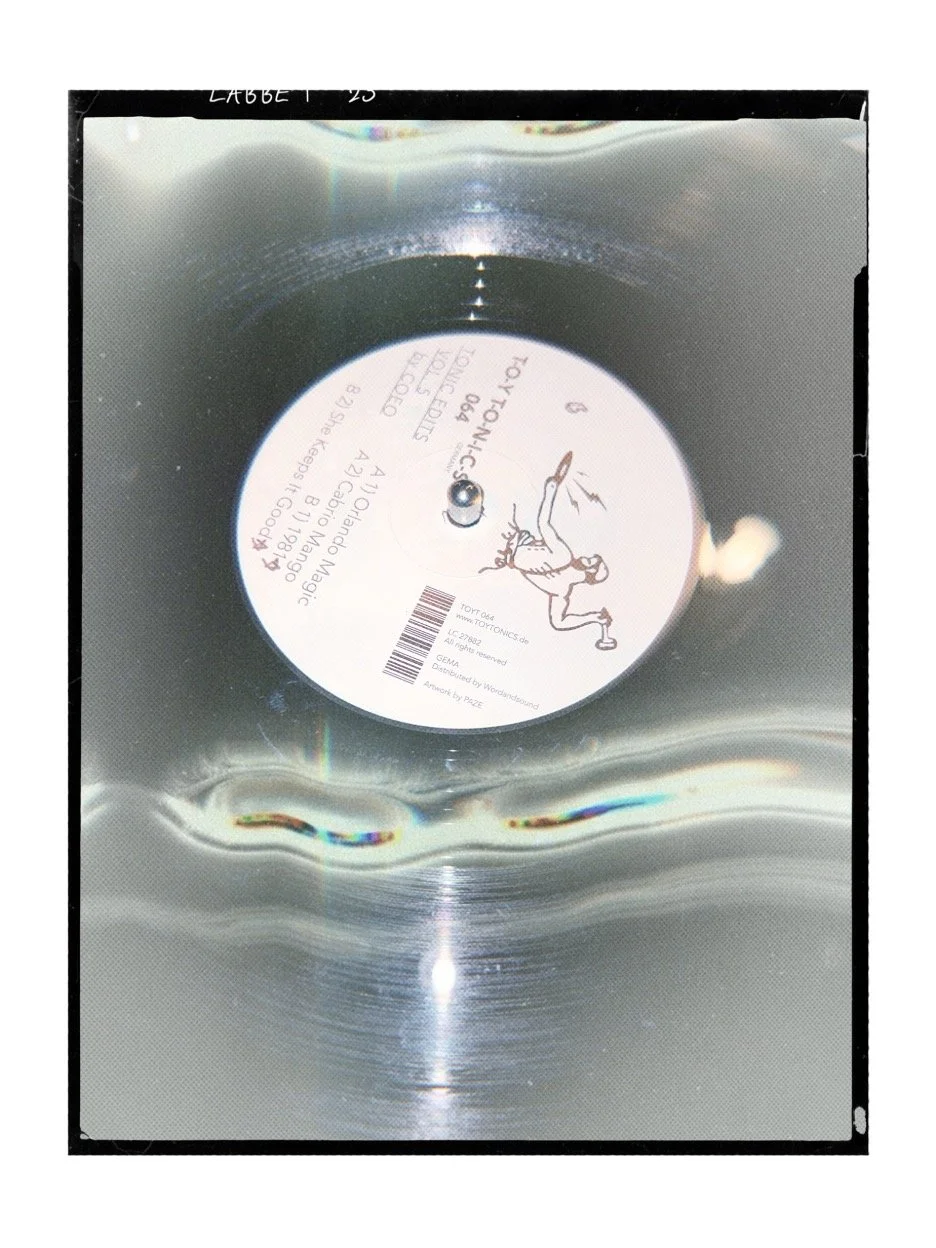 OPEN FORMAT SESSION: HELEN LEE + RESIDENTS