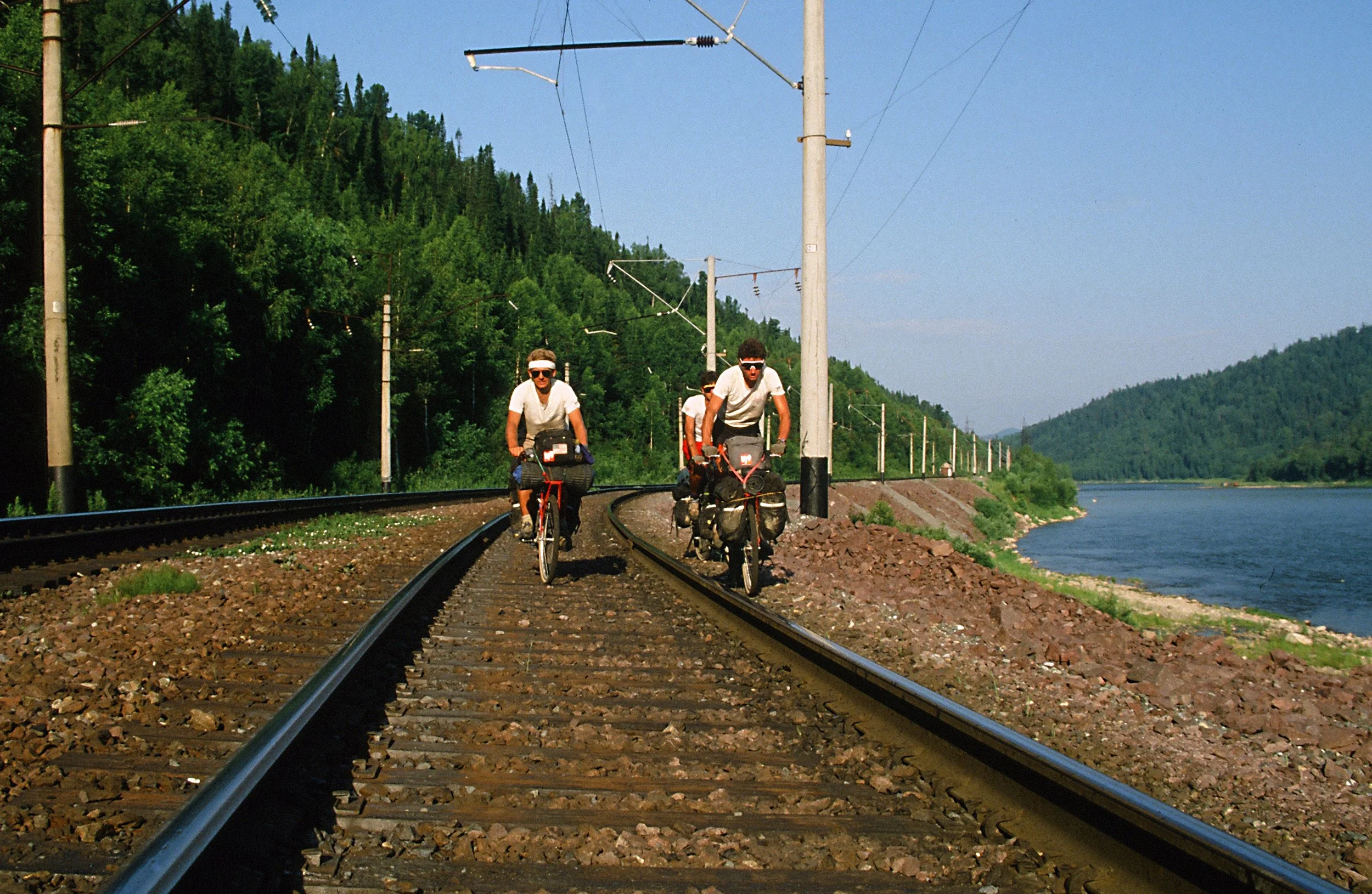 Eager to escape the flat plains, and having been assured that there was a road through the mountains (our declassified CIA maps, the only ones available the time, didn't show one), we decide to take another detour, this time across the Altai Mountain
