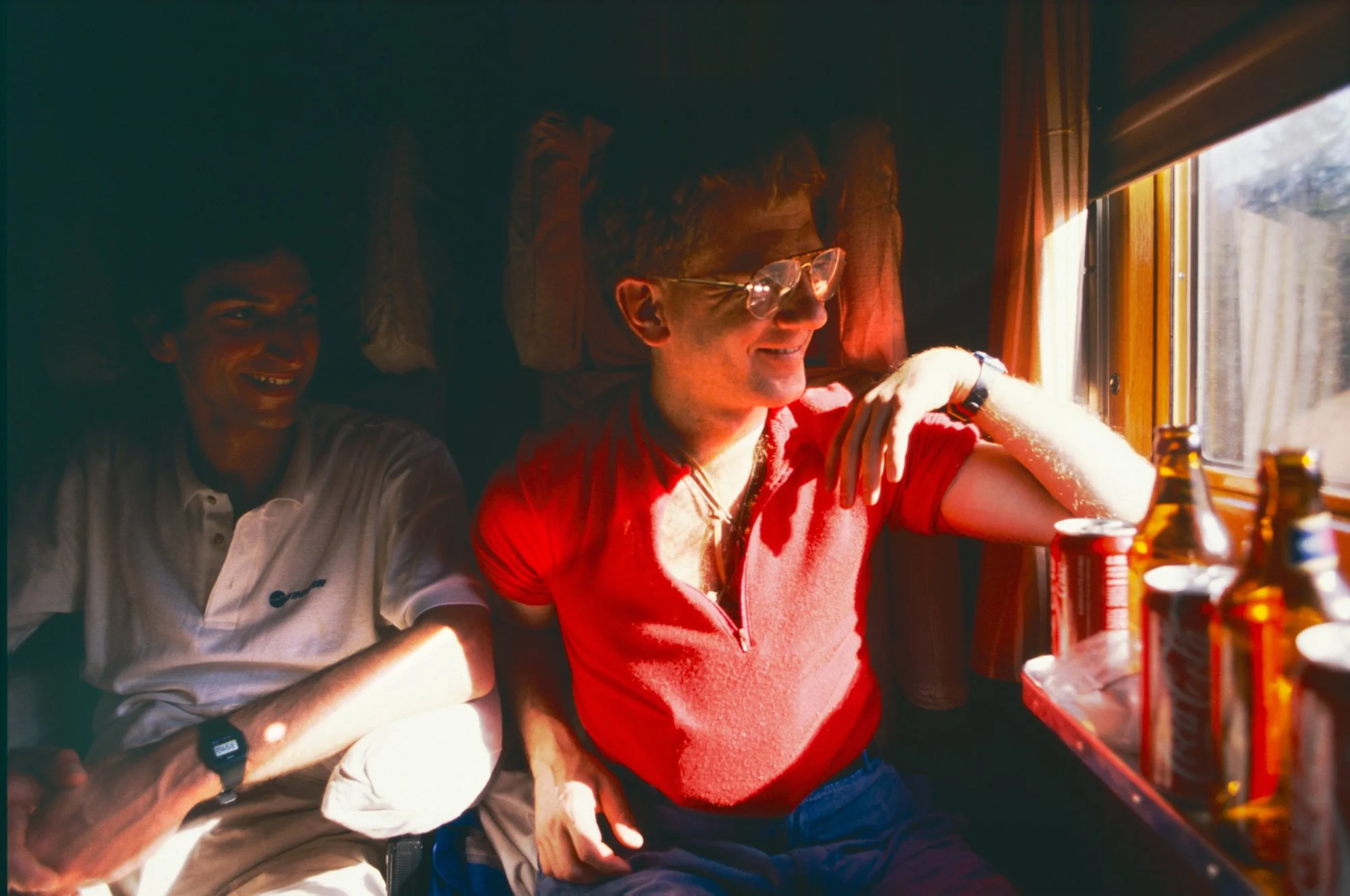 Simon and Howard on the train between Helsinki and Leningrad.