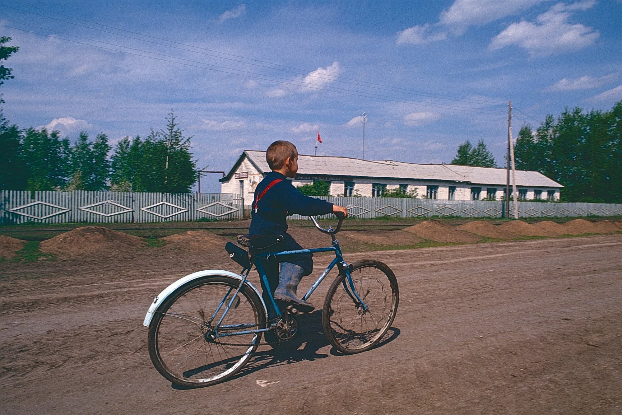 One size fits all Soviet bike.
