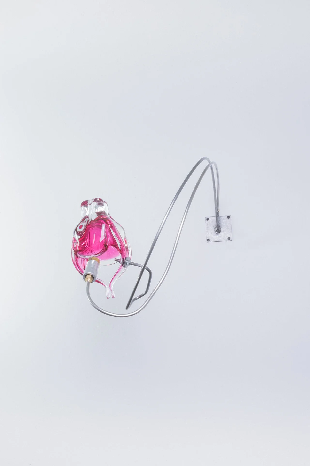 Unilluminated, the pink basket is emphasized.