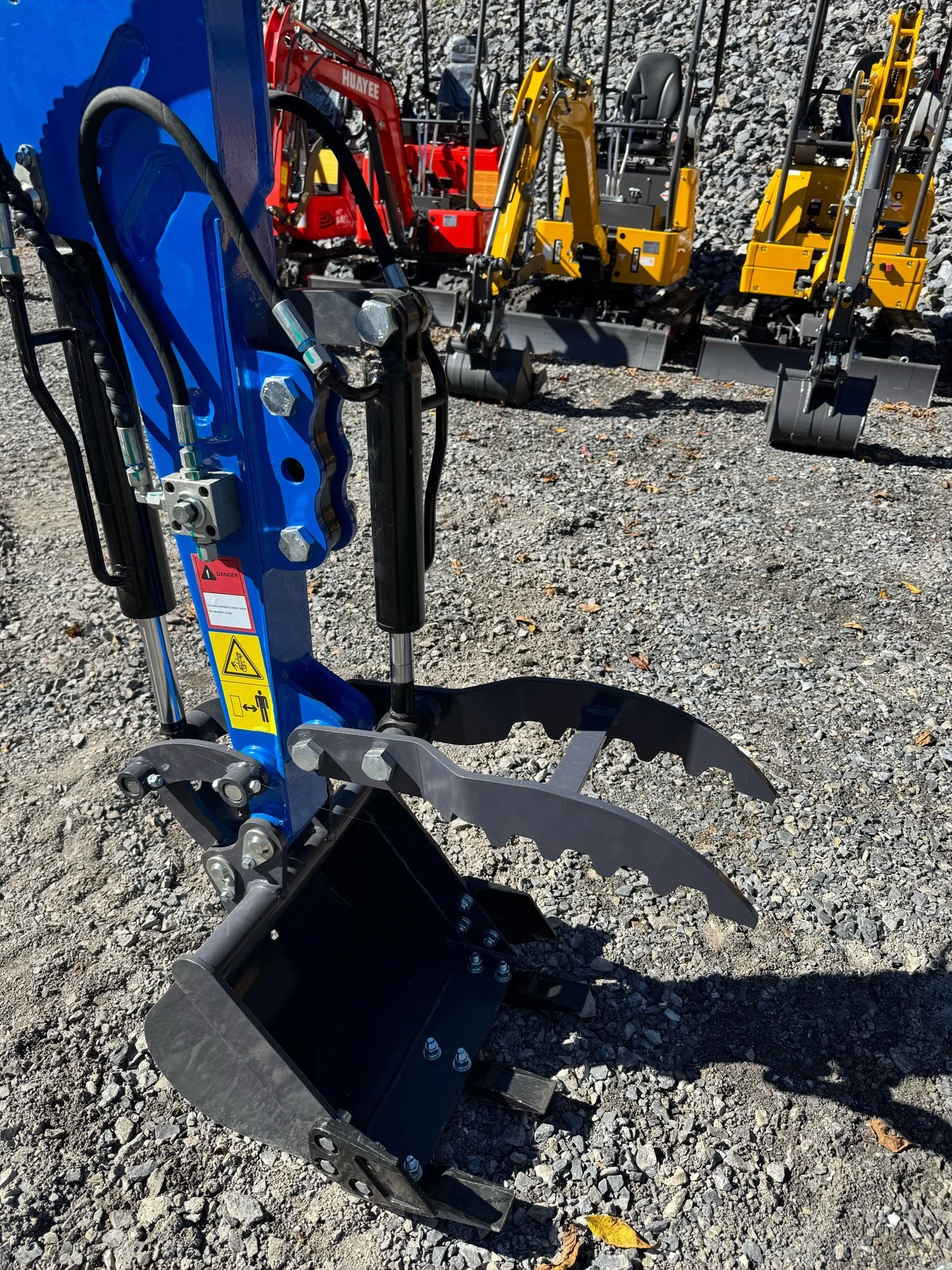 cfg-dm20ym-mini-excavator-5.jpg