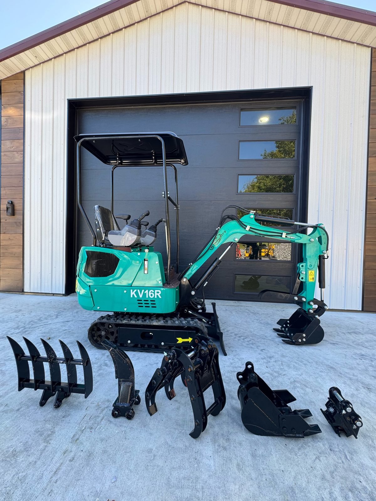 CFG KV16R Mini Excavator Package