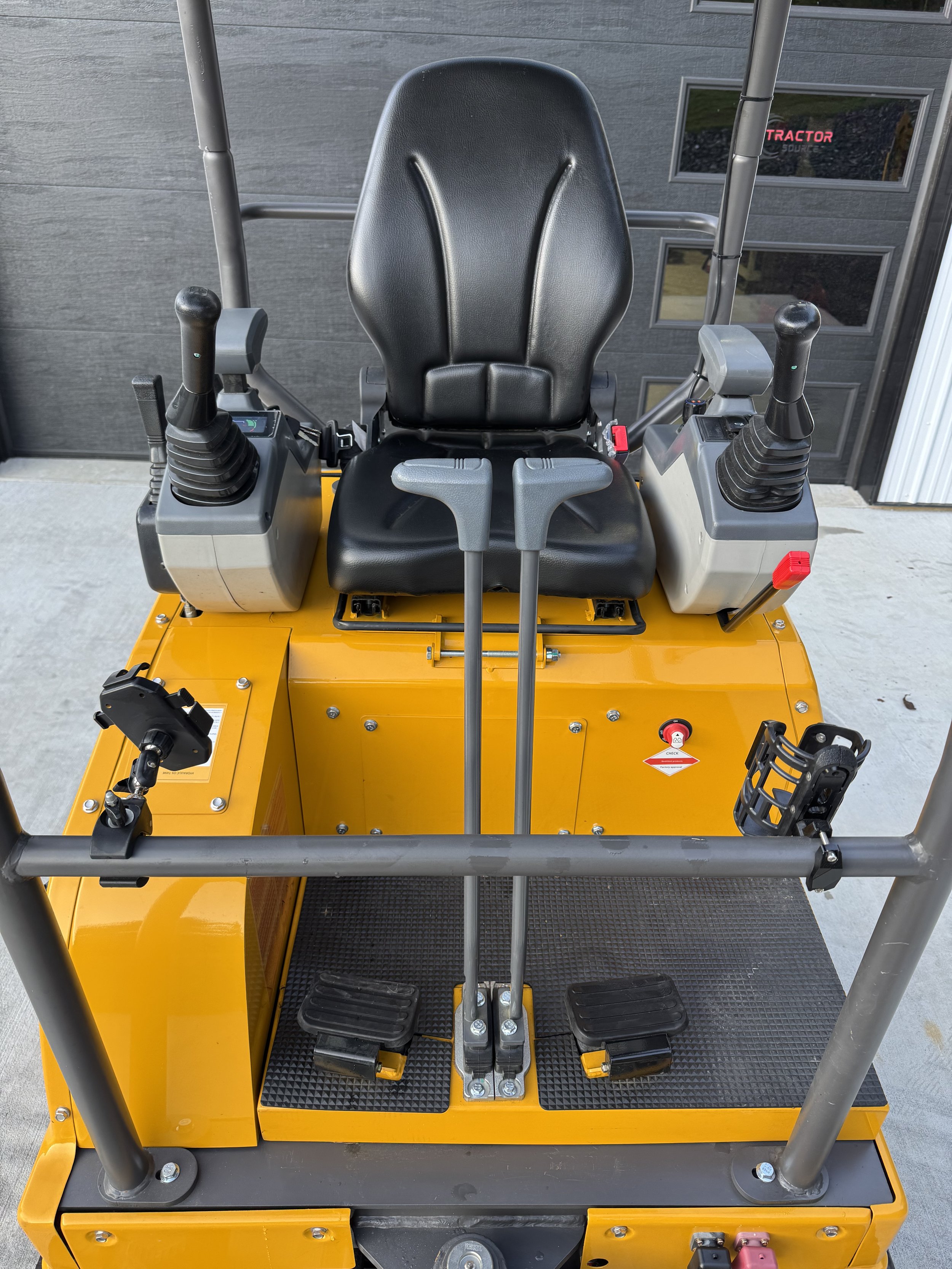 Huayee SHY15 mini excavator for sale – TractorSource Altoona PA – view 16