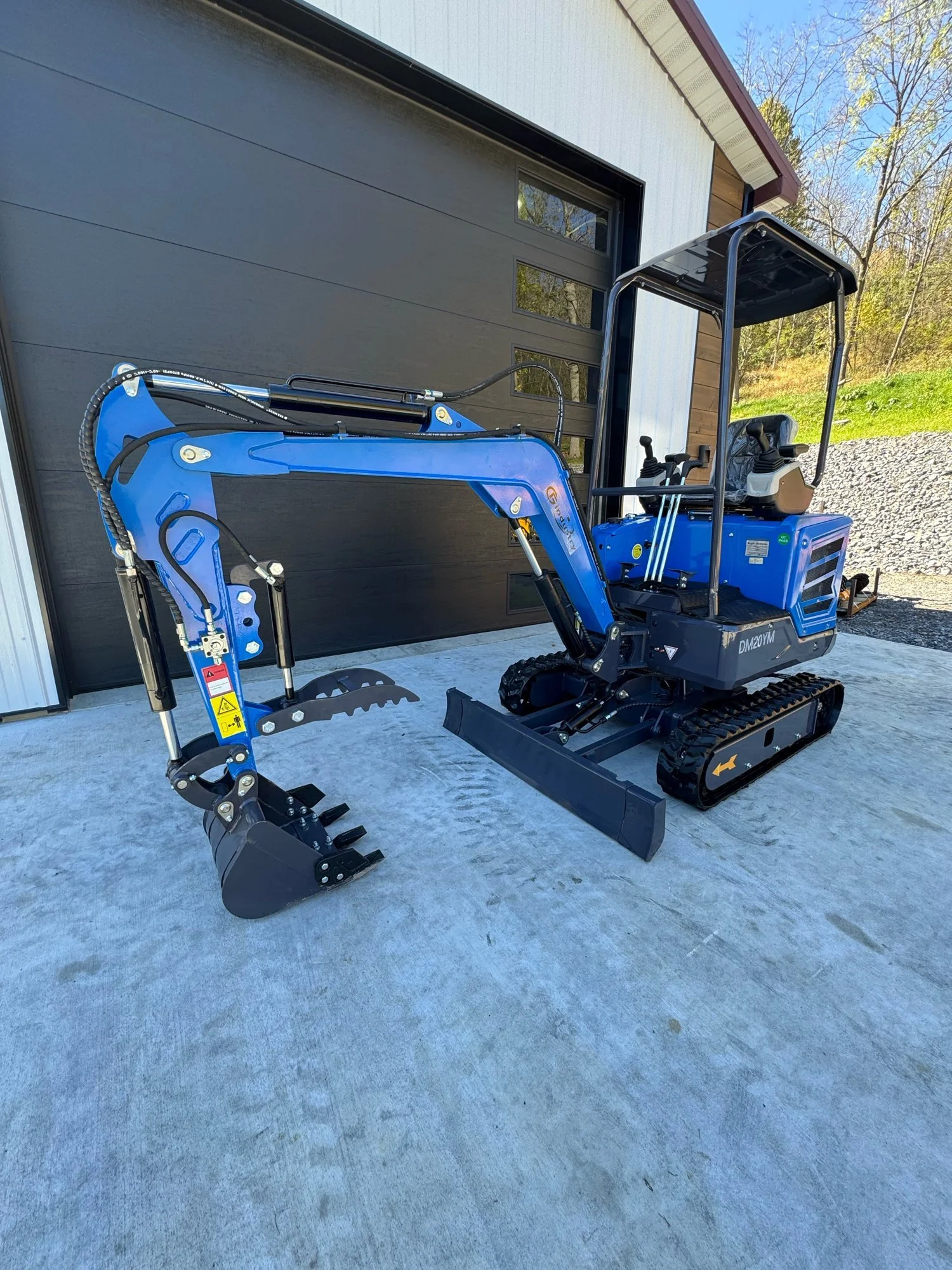 cfg-dm20ym-mini-excavator-2.jpg
