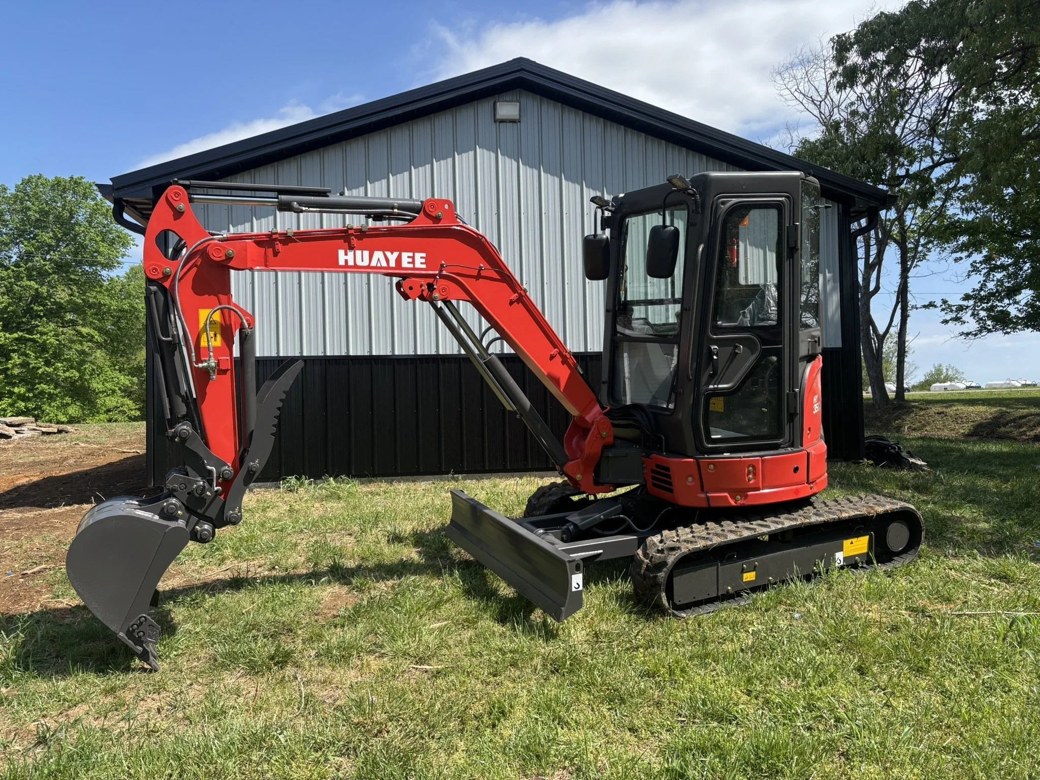 Huayee HY35C mini excavator for sale – TractorSource Altoona PA – view 2