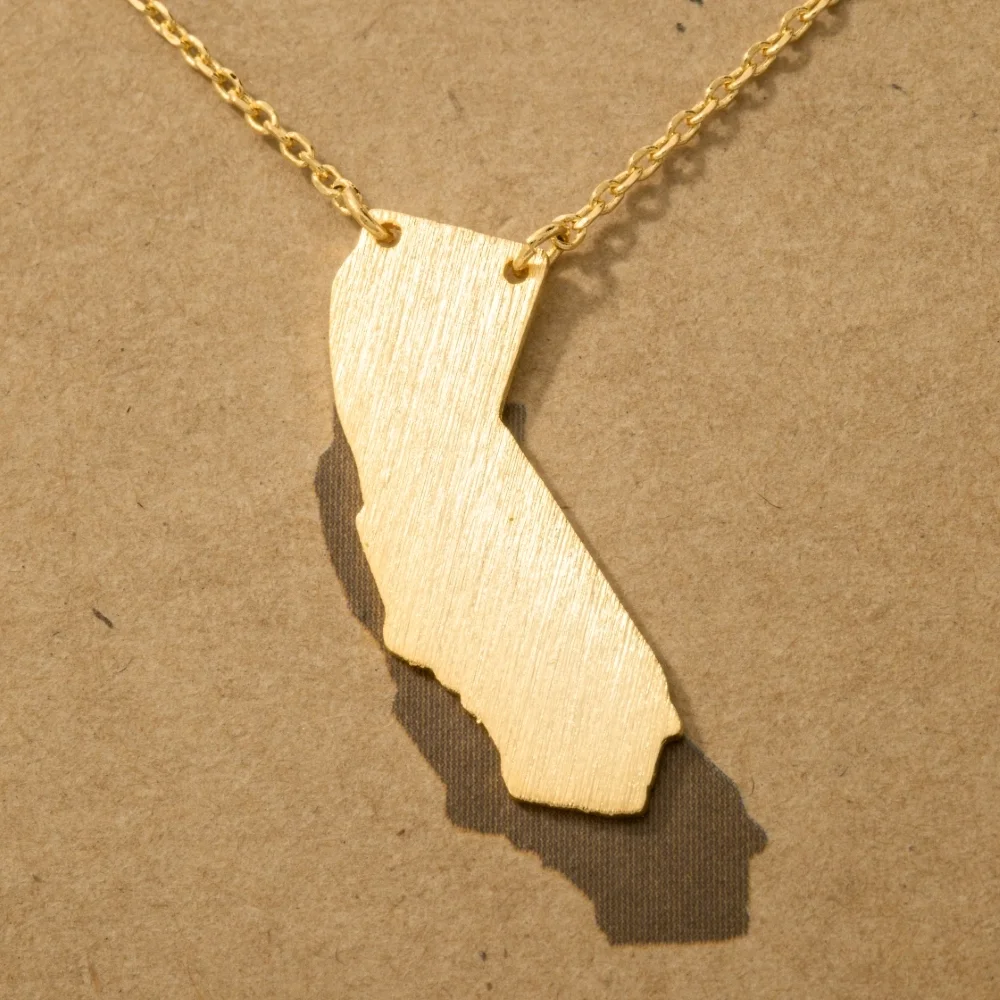 Gold Dipped California State Pendant Necklace_2.webp