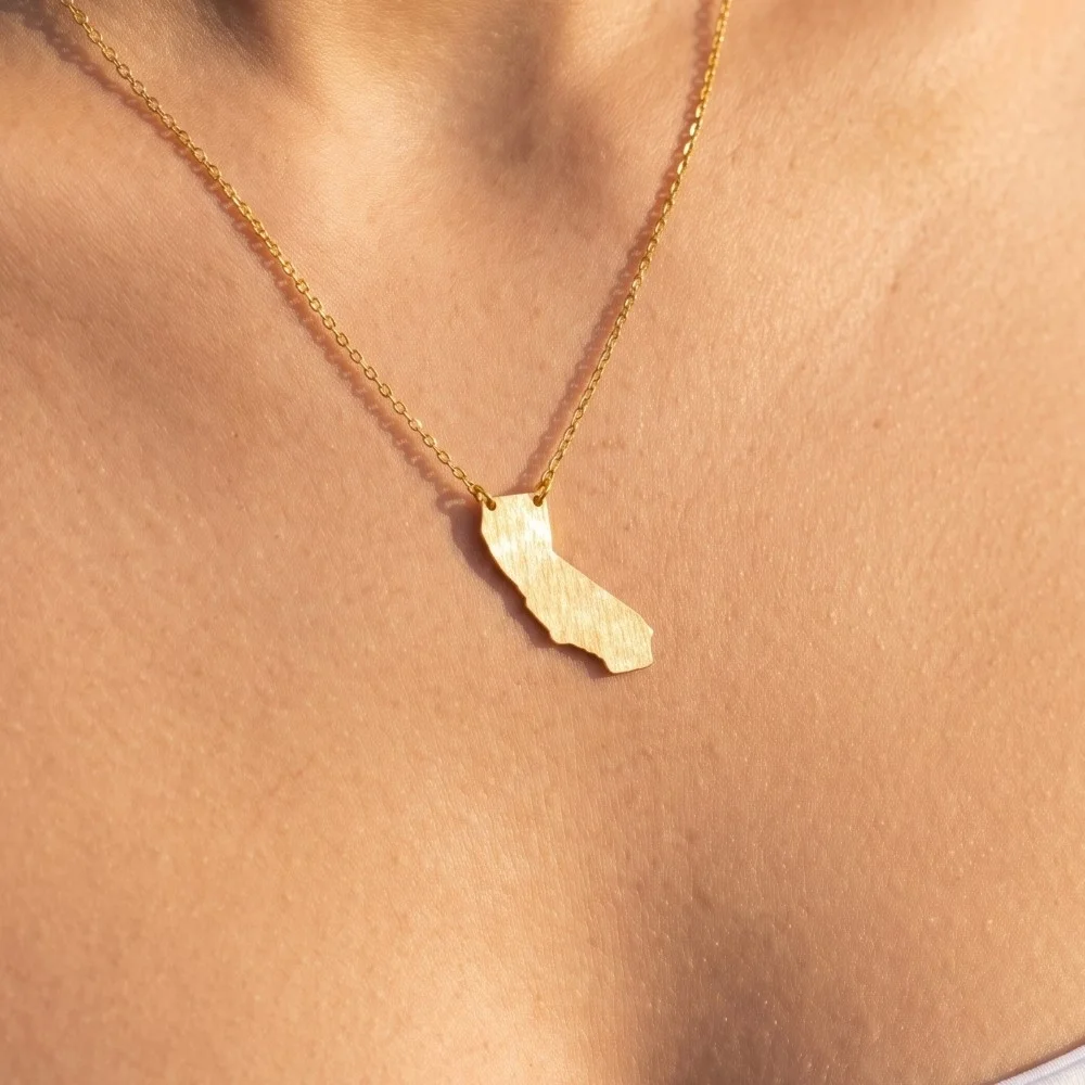 Gold Dipped California State Pendant Necklace.webp