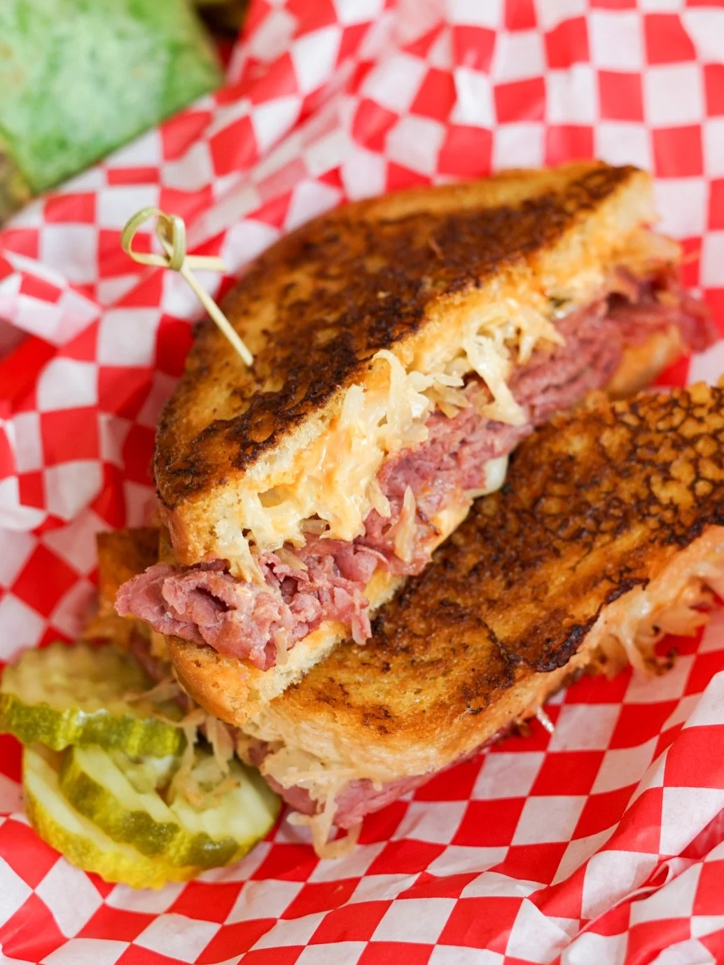HOT REUBAN 🥪 
Corned beef
Swiss 
Sauerkraut 
Russian dressing 
On toasted rye from @fili.bakery 

Available every day! 

Here today until 8pm 🤝

#kikis #kikisconvenience #elizaville