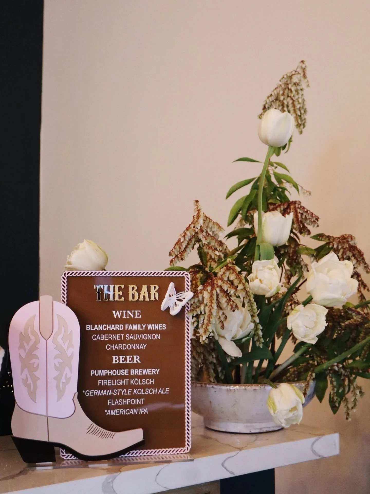 A different take on a western bar arrangement with locally sourced tulips from the @coloradoflowercollective and andromeda

For the @madeleinecamillefoundation 
Photo @maypickettphotos 
Venue @eventsbybestow