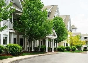 Partnering with a Landscaper for Apartment Grounds Management
