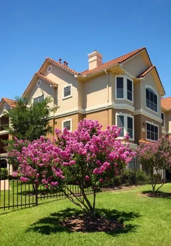 Steps to Managing Apartment Landscaping