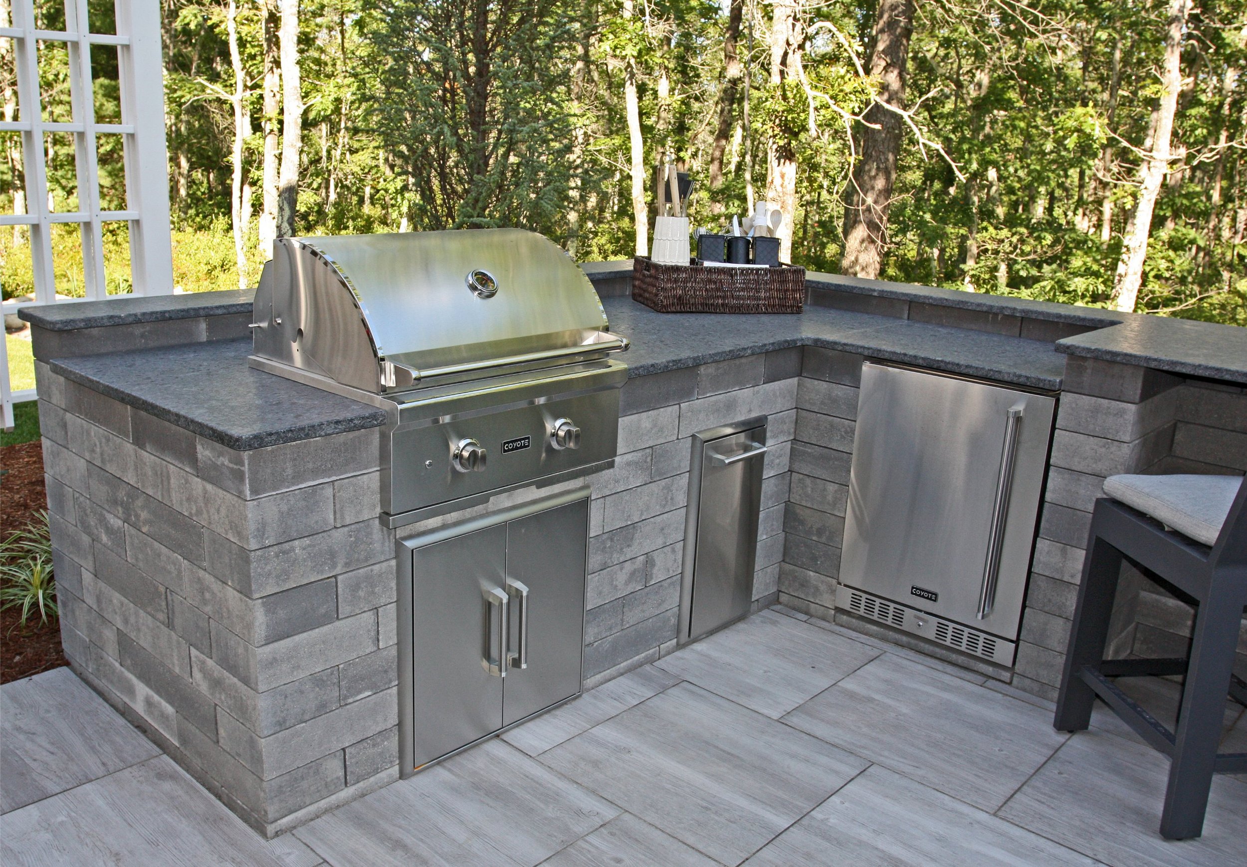 Outdoor kitchen installation in Norwell, MA