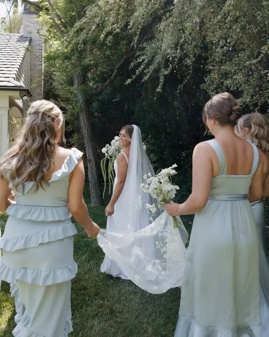 Bridal moments in soft blue tones &mdash; textured florals, chic details, and the kind of beauty that defines a modern wedding day.

Rentals: @renowned.events
Photographer: @ariele_photography
Planner: @sierrajamesevents
Desserts: @hapabakeryoc @wild