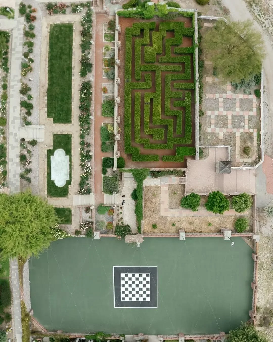 A setting that makes you want to linger at the table a little longer🕊️

Rentals: @renowned.events
Photographer: @mariadavisphoto
Host: @riversidestyledshoots
Venue: @ivymanortemecula
Florist: @hanamate.us
Cake: @cakeboxonmain
Car: @sdvintagerides
Dr