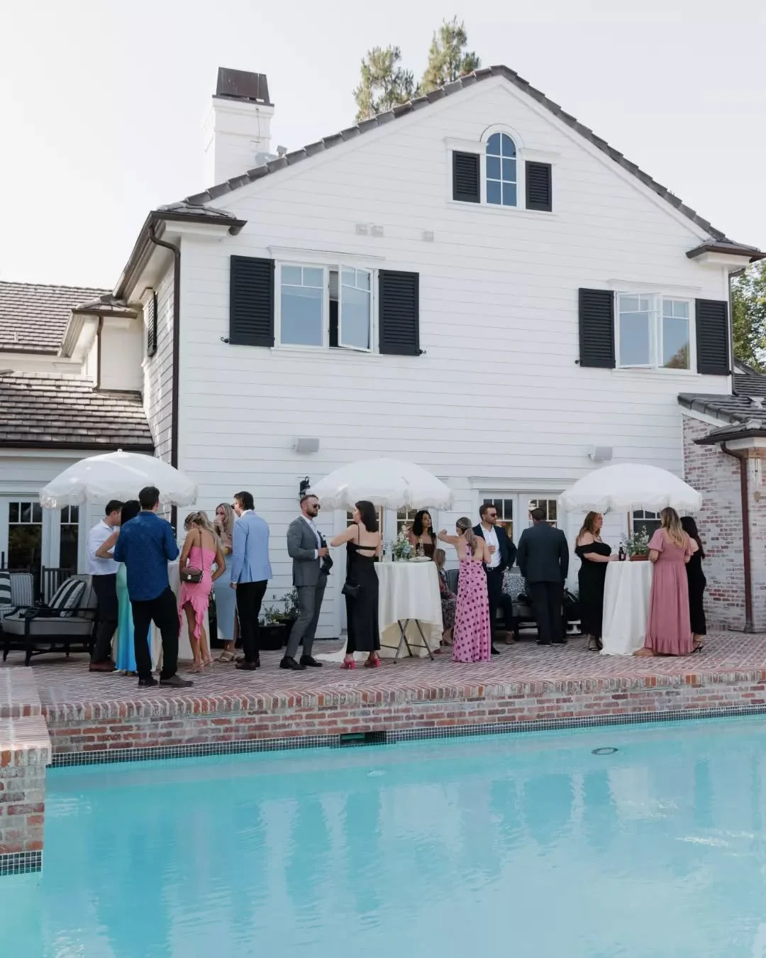 An evening set for connection&mdash;cool drinks by the water, warm light in the air, and the kind of ambiance that lingers long after sunset.

Rentals: @renowned.events
Photographer: @ariele_photography
Planner: @sierrajamesevents
Desserts: @hapabake