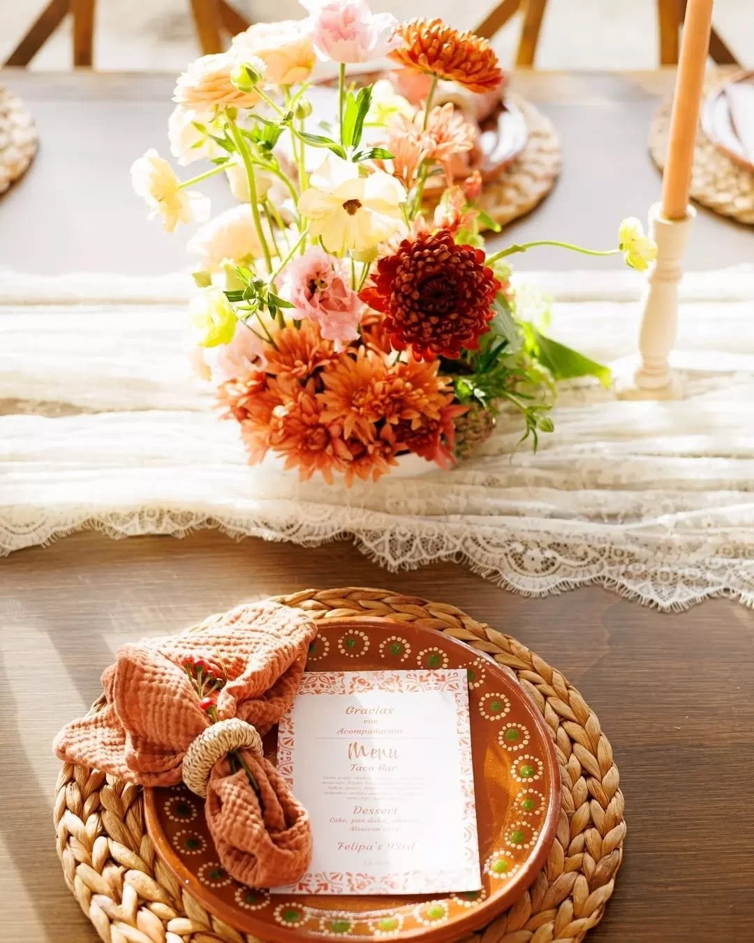 Our Mexican Clay Plates are the perfect touch in this glowing design 🧡

Rentals: @renowned.events @s_p_r3_rentals_
Photography: @photosbyjackyym_
Planner: @whiteolive.events
Florist: @bright.blooms
Bar Cart: @oneandonlycoffeebar
Catering: @tacosandb