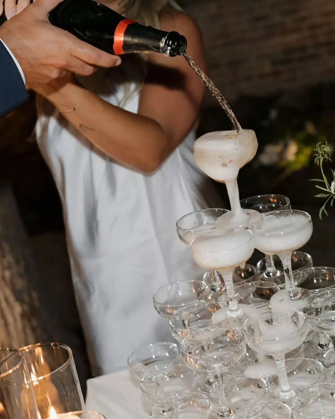 Champagne towers? Absolutely.

Vibes? Immaculate.🥂✨

Rentals: @renowned.events
Photographer: @ariele_photography
Planner: @sierrajamesevents
Desserts: @hapabakeryoc @wildhoneyco._
Florals: @honeybloomflorals
Content Creation: @absocialstudio
Photo B