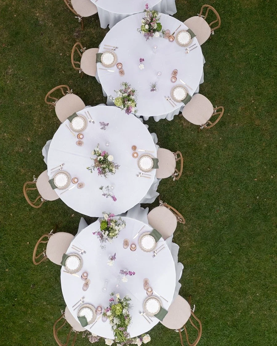 The view from above &mdash; and we are obsessed. This is what we mean when we say our rentals are designed to photograph beautifully ♡

Reception Rentals: @renowned.events 
Venue: @ivymanortemecula 
Photographer: @nicolekirshnerphotography 
Coordinat