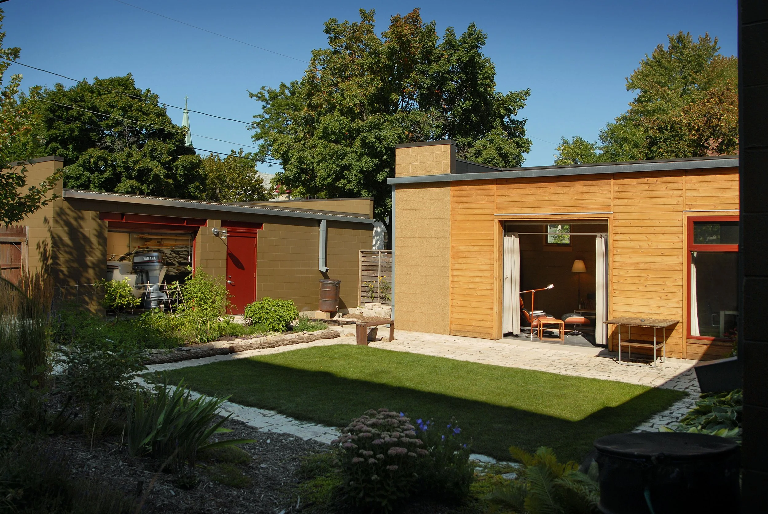 5 Courtyard (guss).jpg