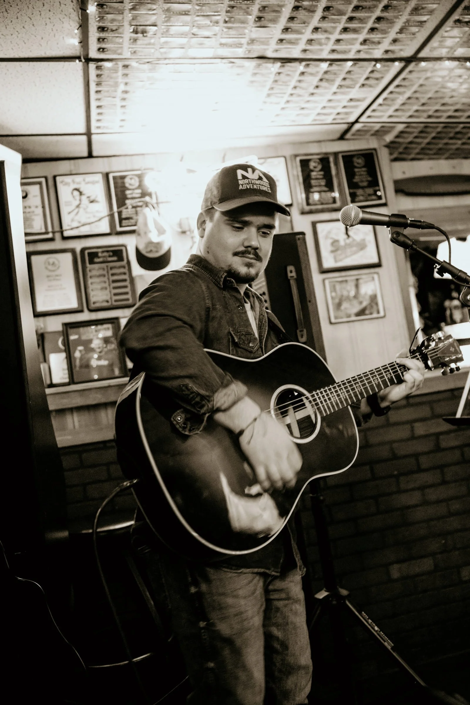 TheoLinebaugh_Live_Guitar_BW.jpg