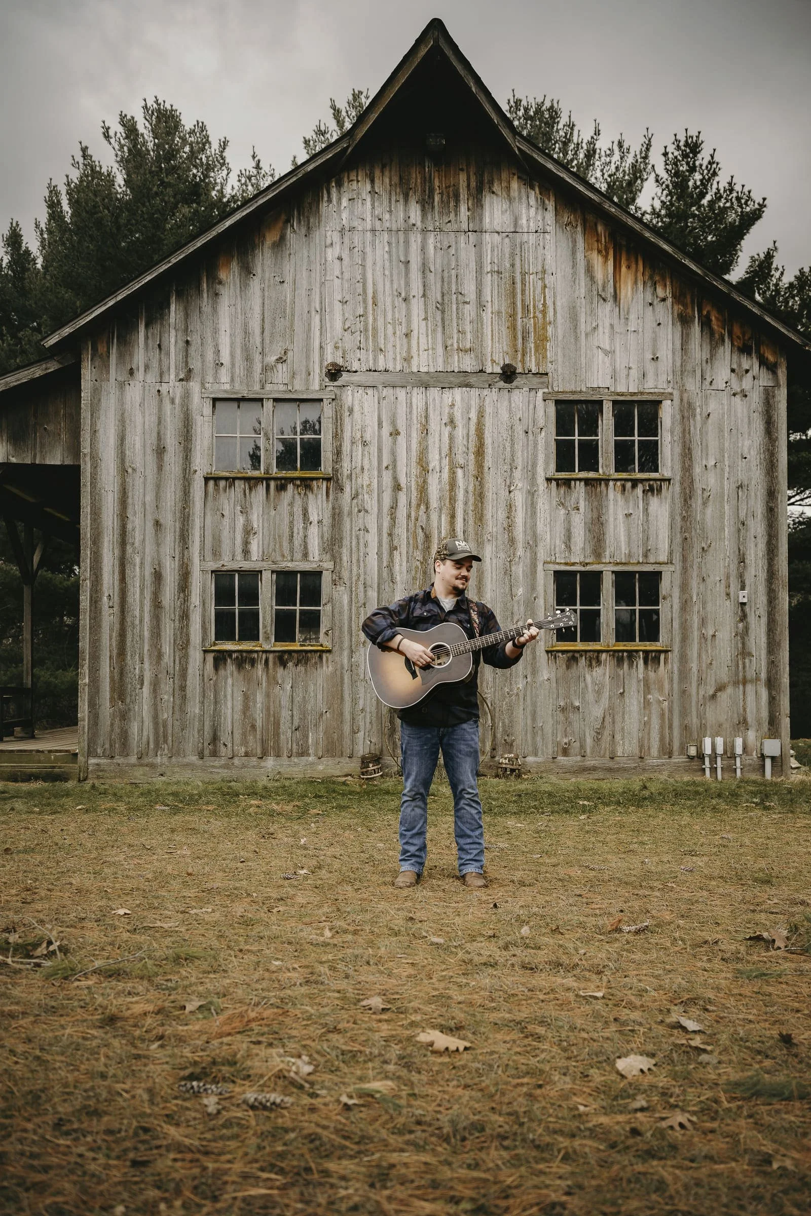 TheoLinebaugh_Barn_FullBody_Guitar_Color.jpg