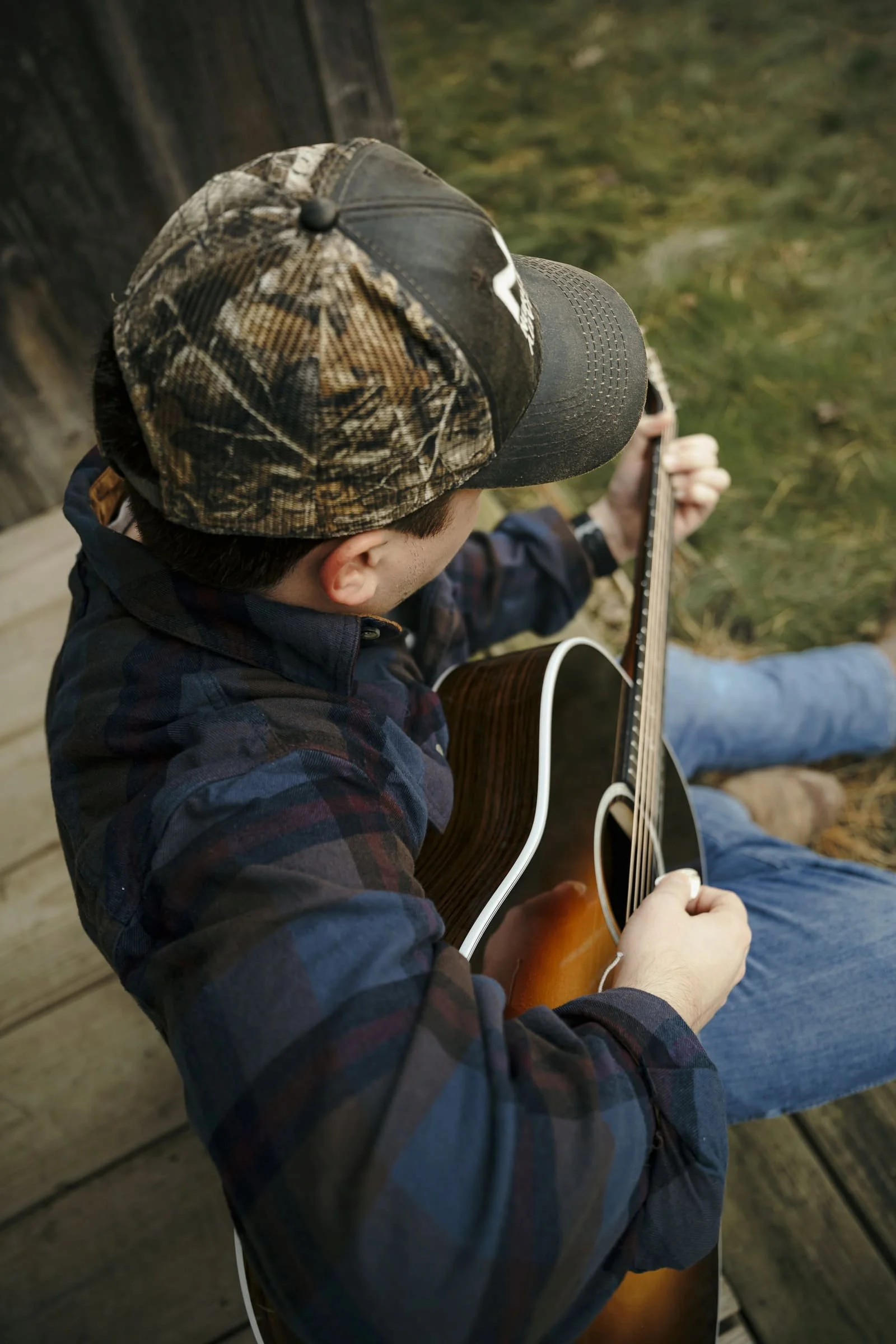 TheoLinebaugh_Barn_Stairs_Guitar_Color.jpg