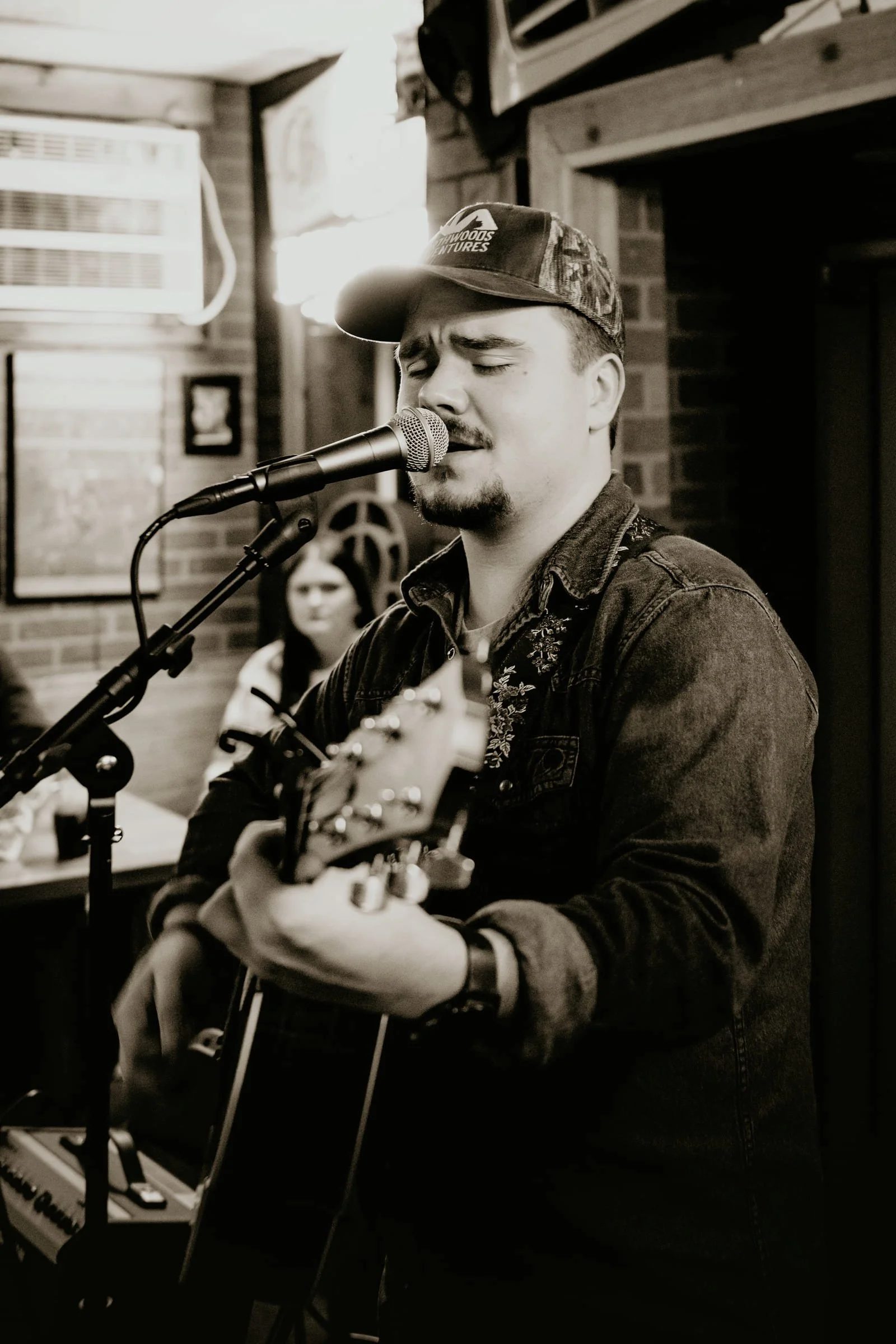 TheoLinebaugh_Live_BlackAndWhite.jpg