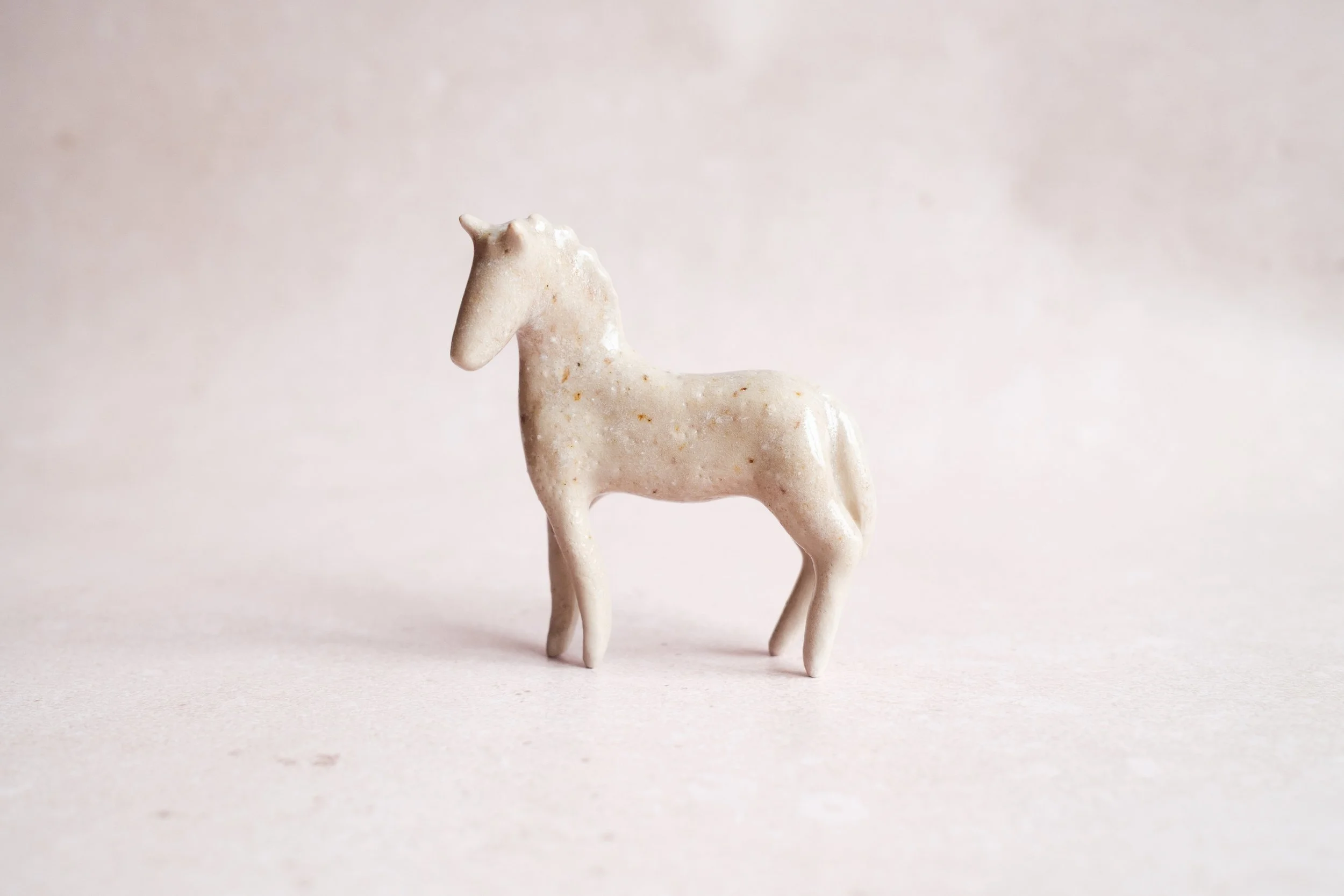 Stoneware woodash pony