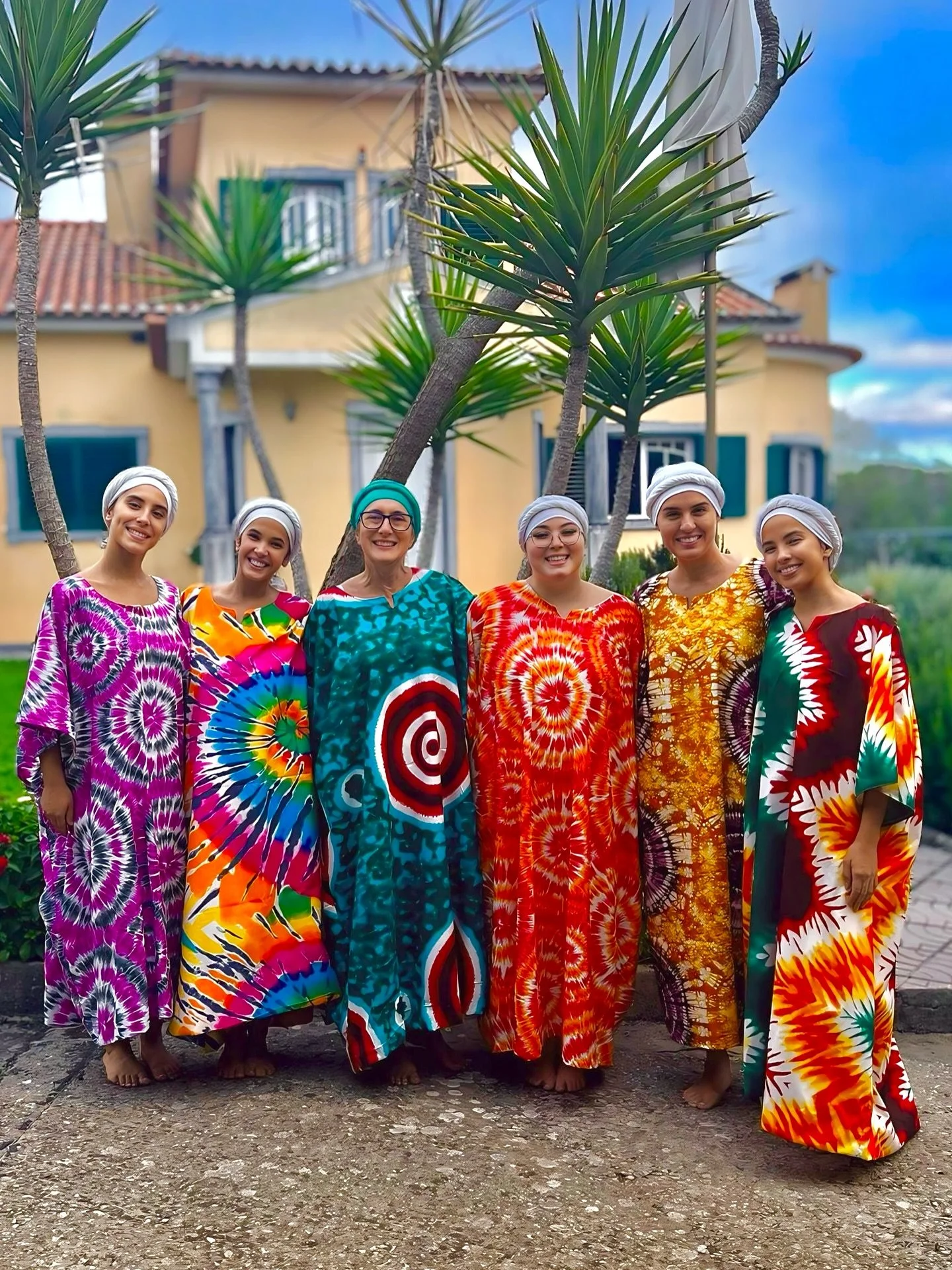 O acolhimento, o calor humano e o sorriso s&atilde;o dos mais bonitos cart&otilde;es de visita da nossa Casa. Faltam algumas pessoas respons&aacute;veis pelo vosso Acolhimento nesta fotografia, mas estes s&atilde;o alguns dos que vos recebem em cada 