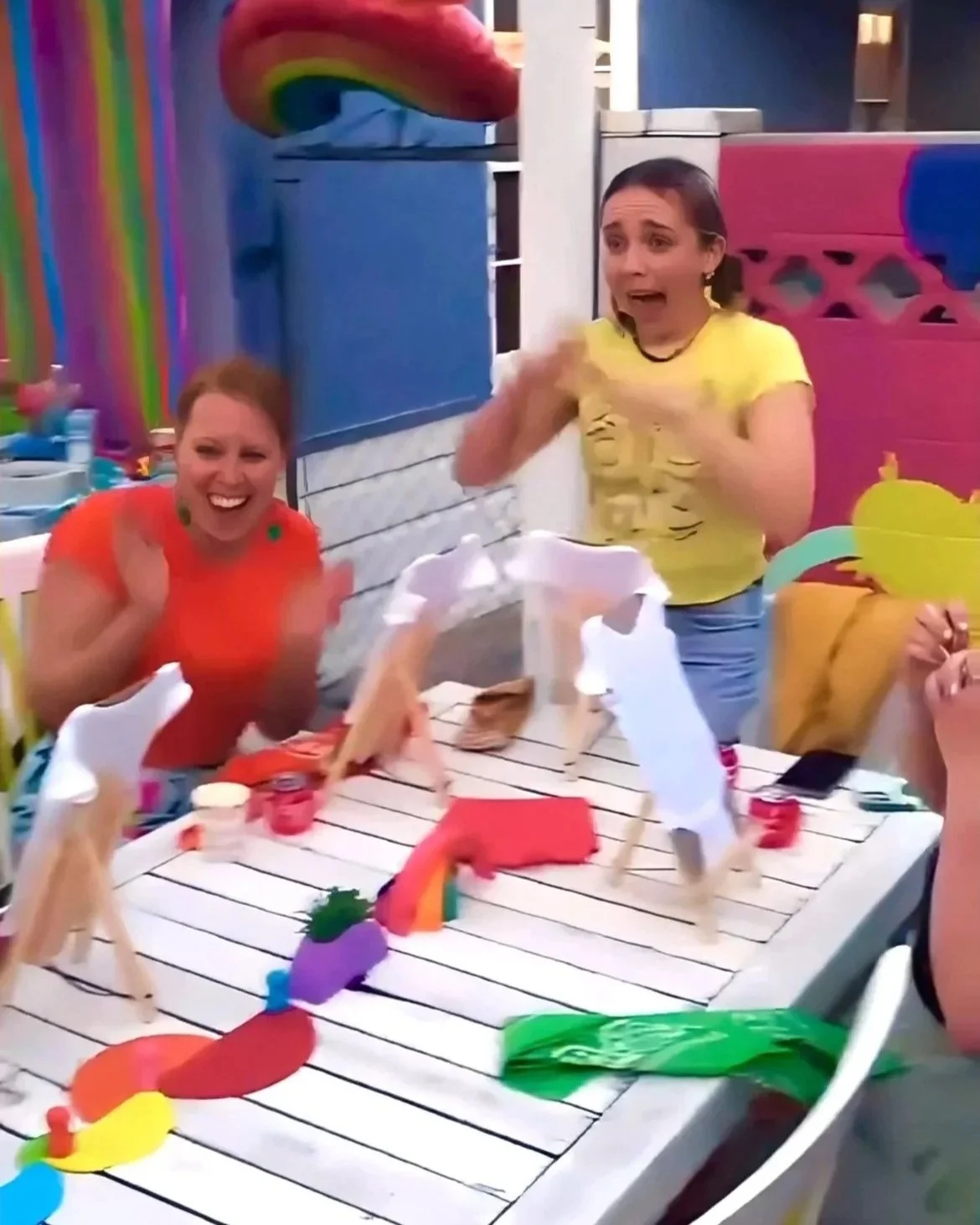 Creative Baby Announcement: Painting Party with Friends