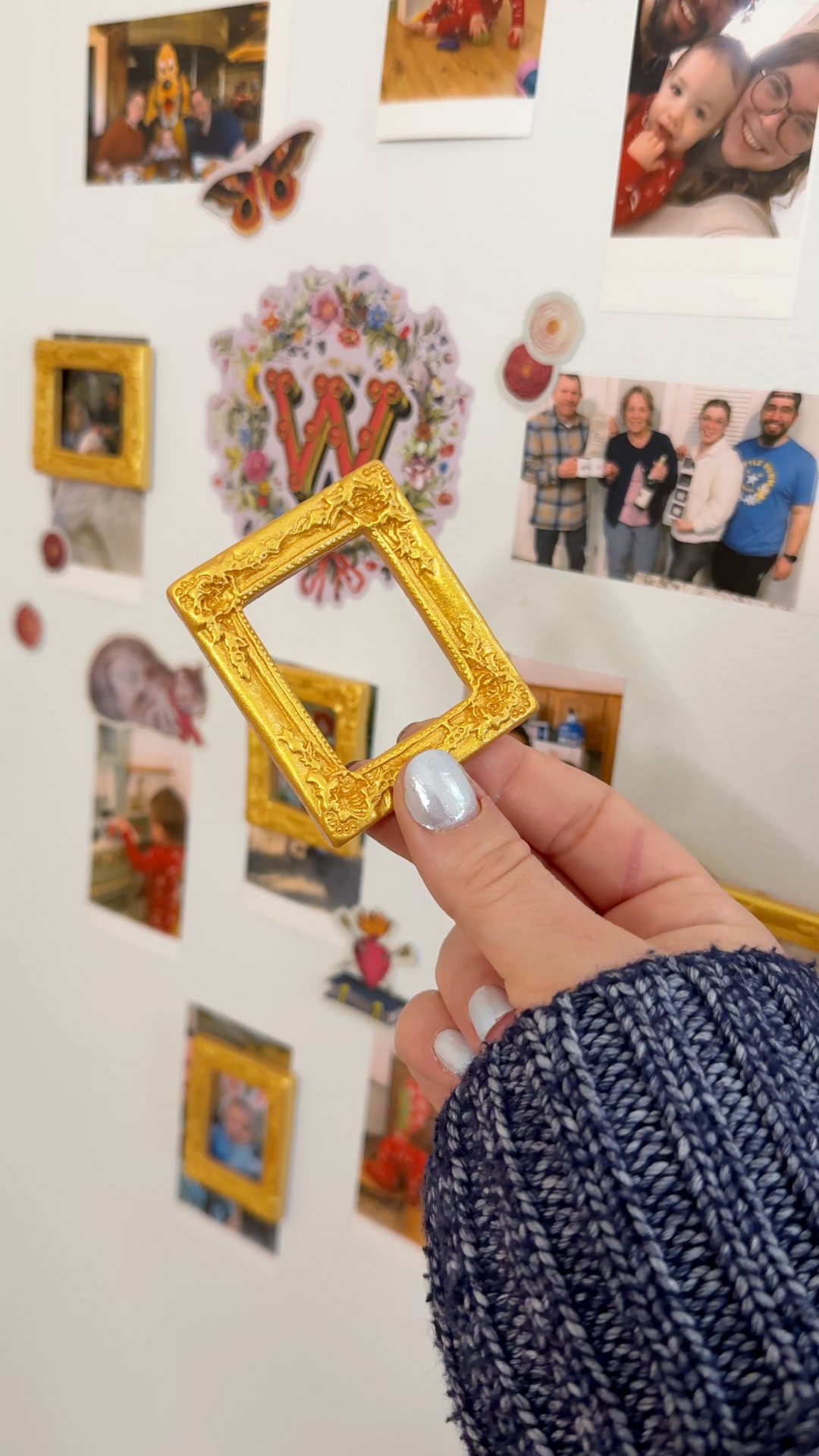 Family Photos &amp; DIY Frame Magnets for the Fridge