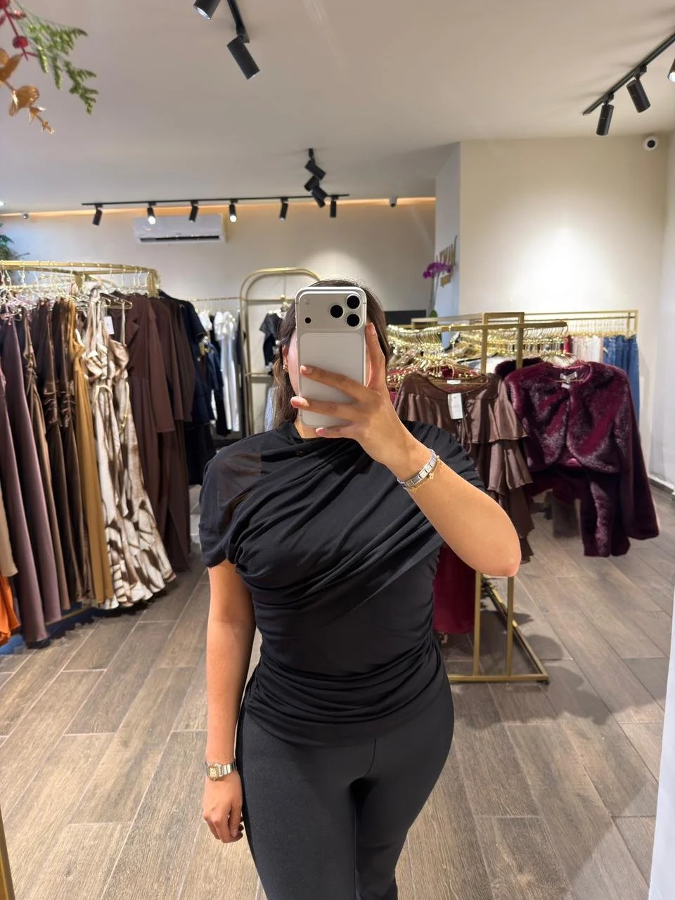 WhatsApp Image 2025-12-18 at 19.09.50.jpeg