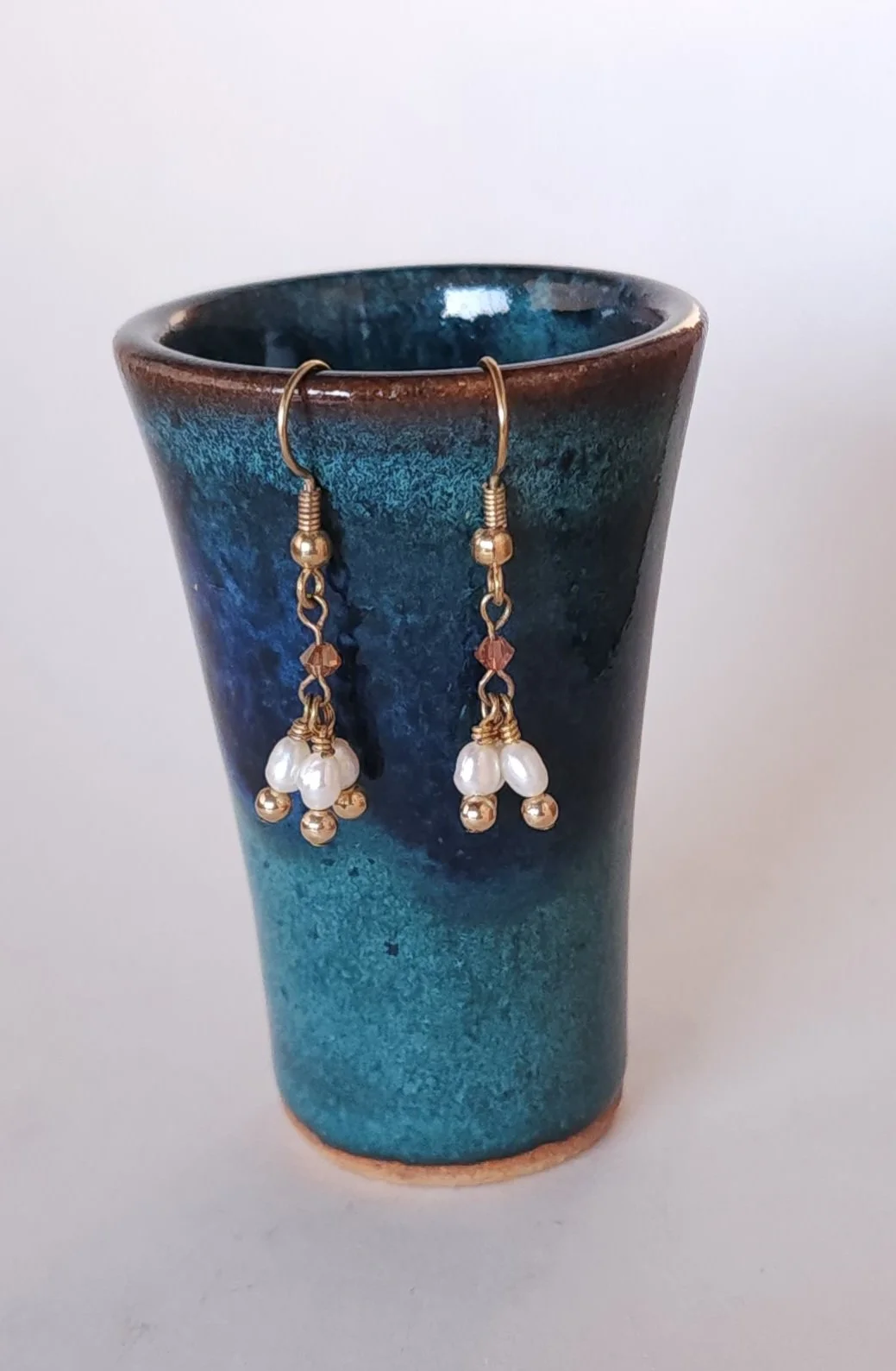 Freshwater pearl and crystal earrings 1.jpg