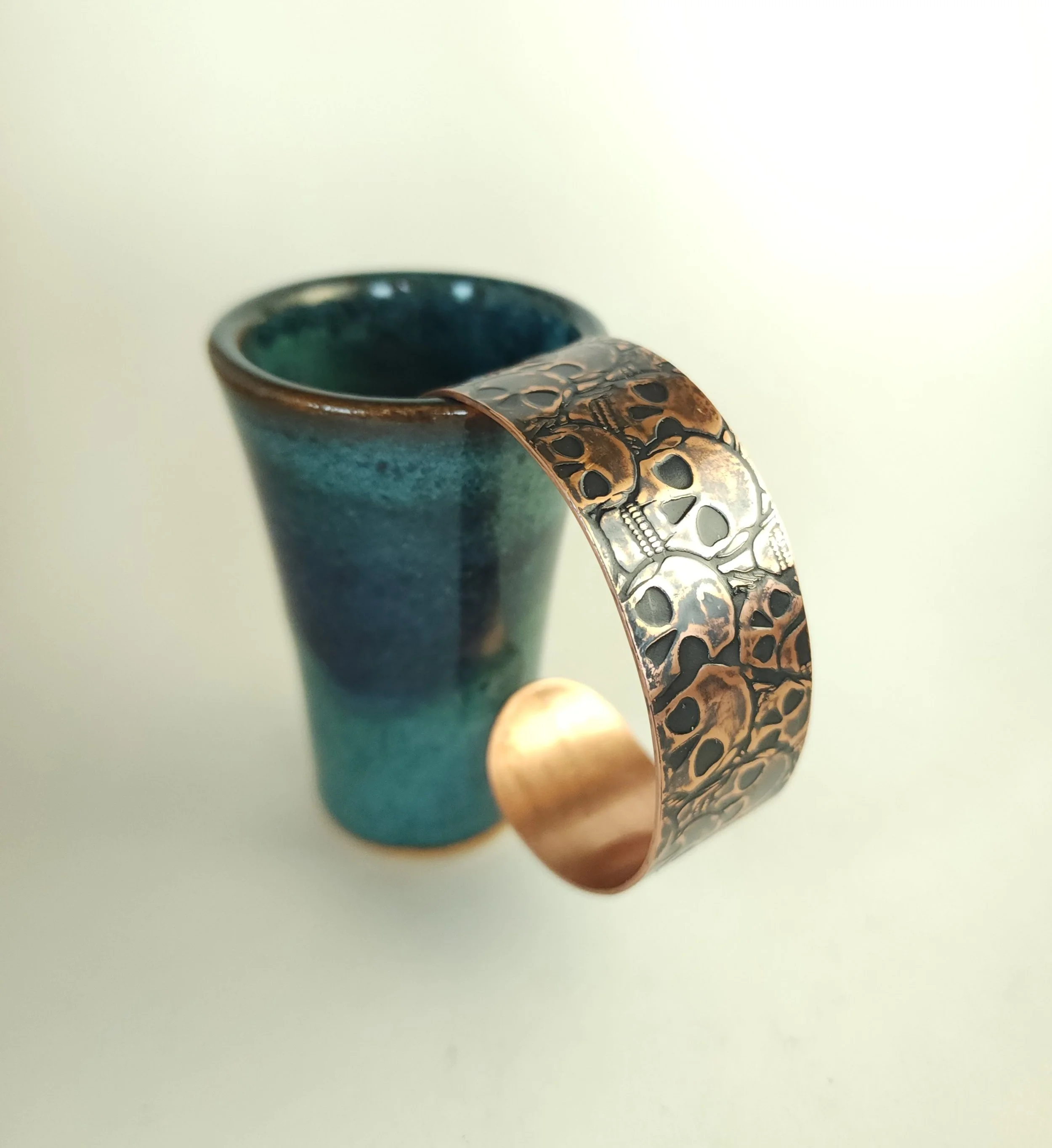 Skull cuff 5.jpg