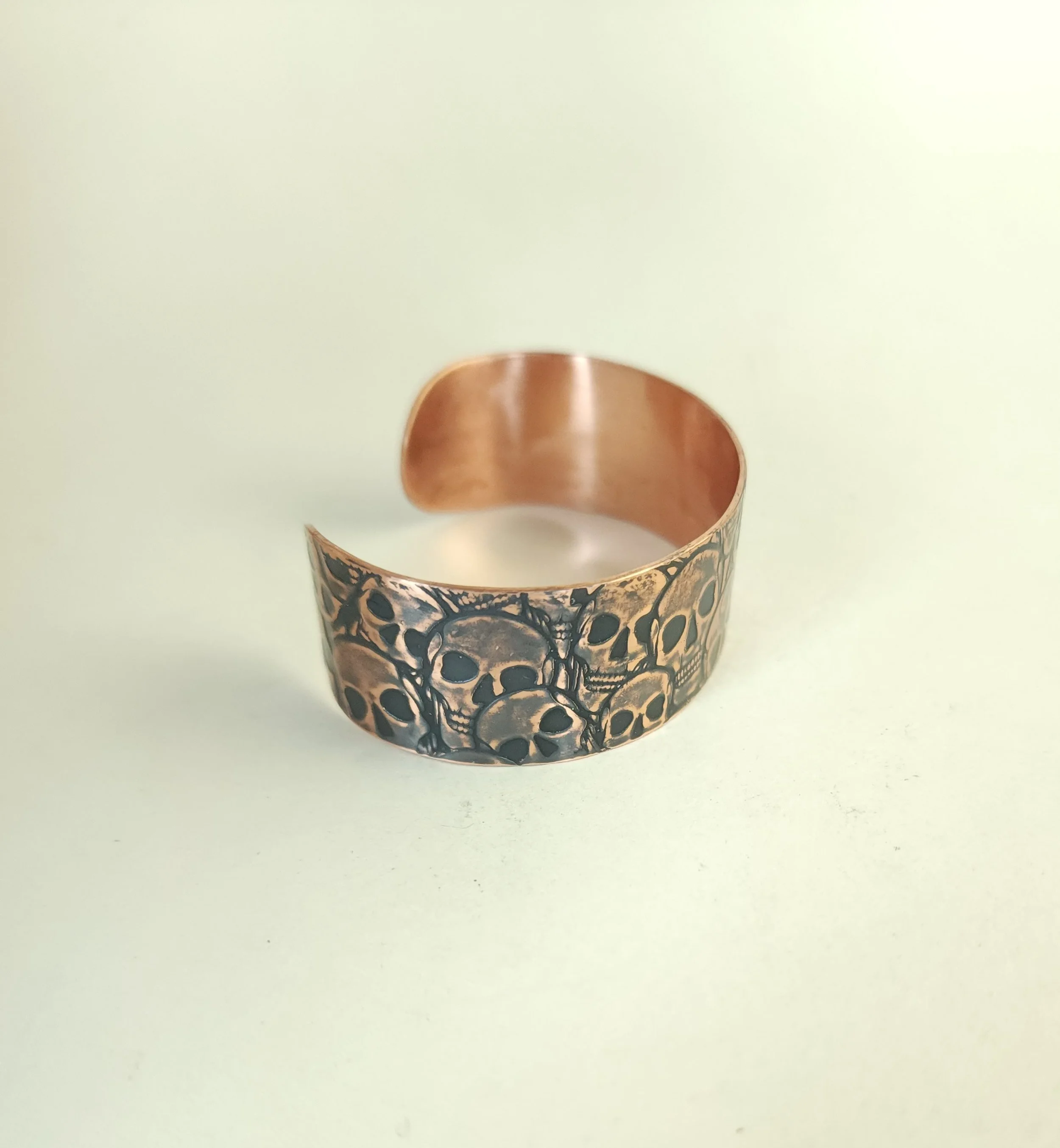 Skull cuff 3.jpg