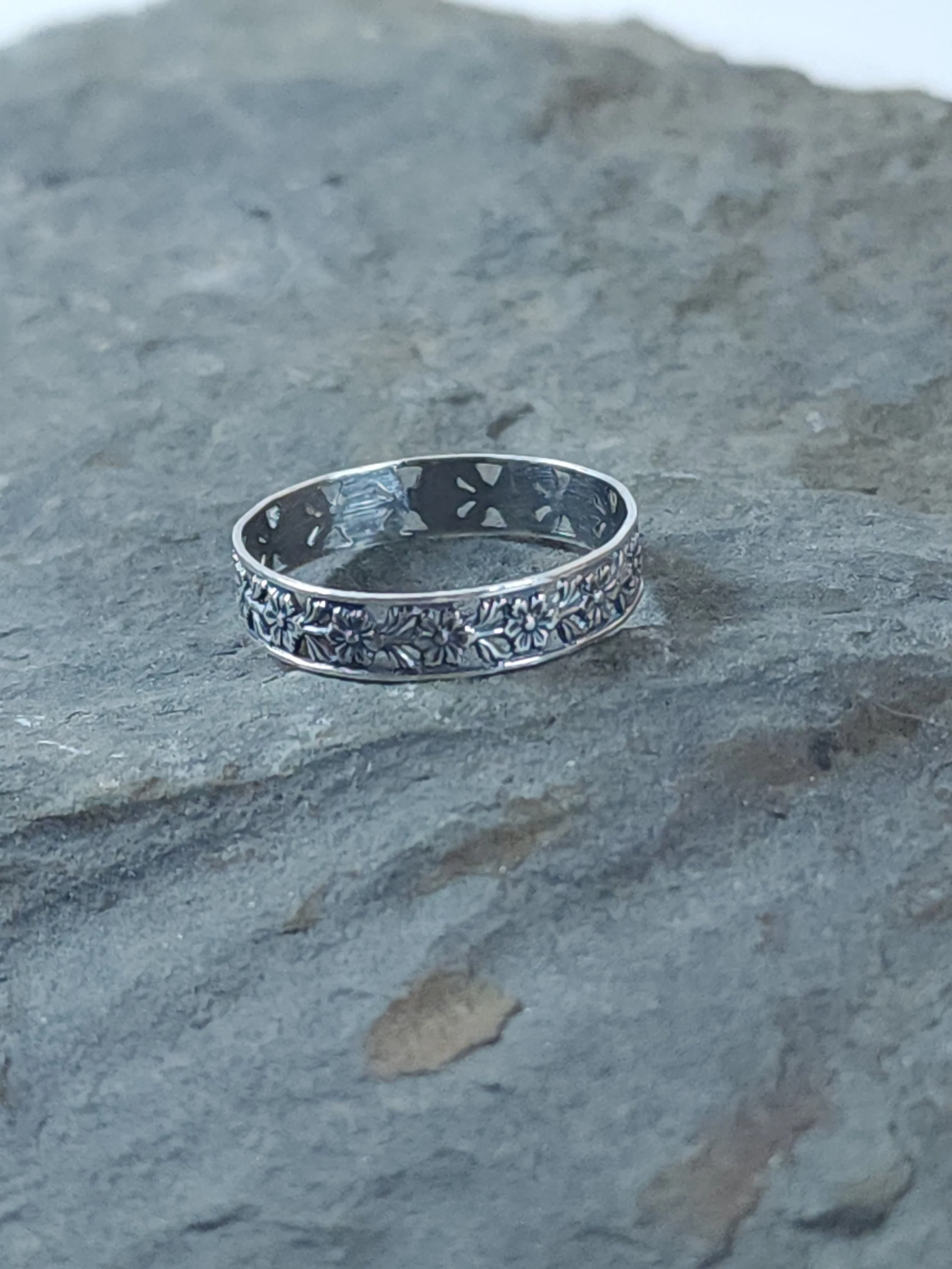 Delicate Floral ring 2.jpg