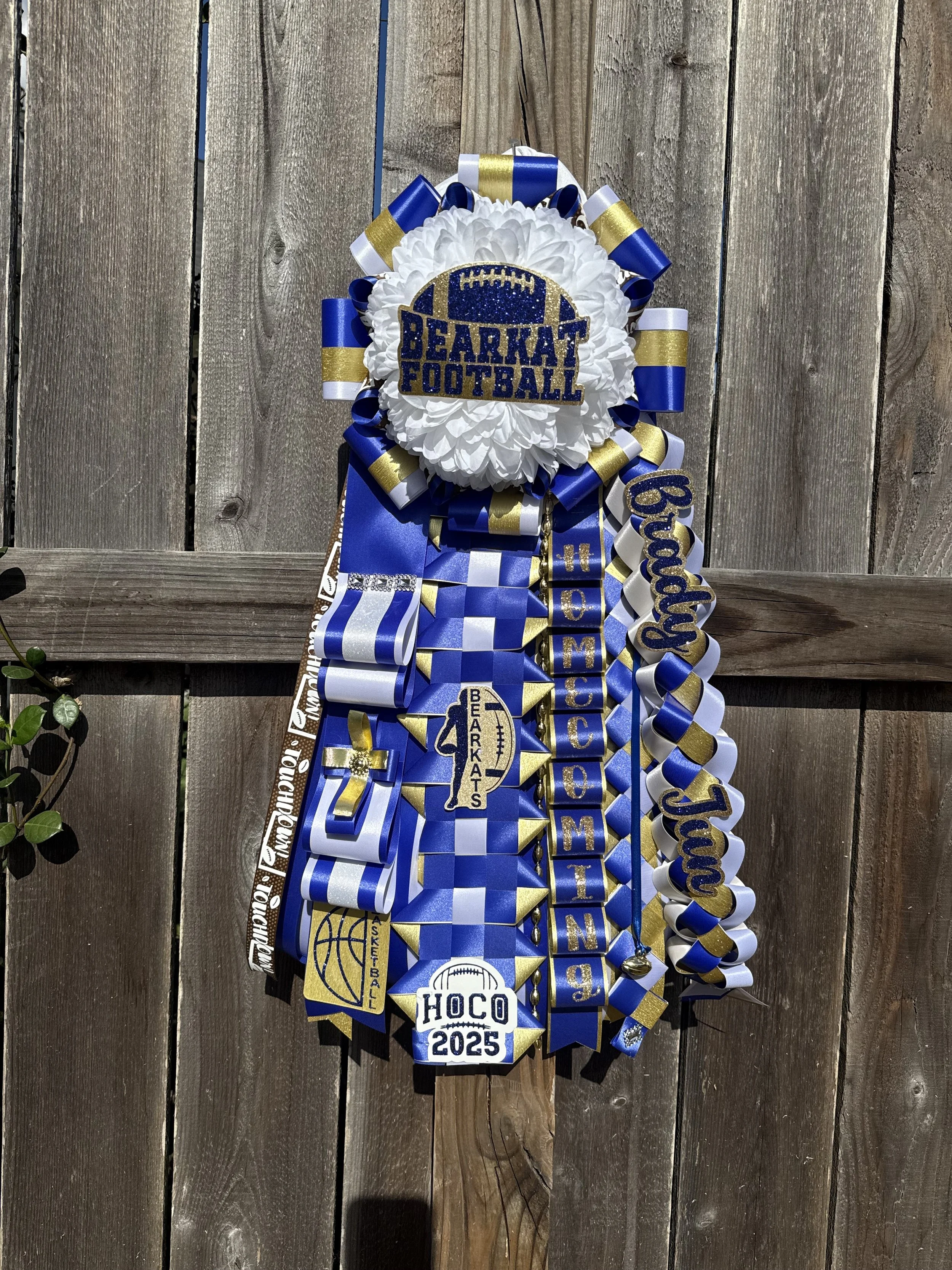 Queen Bee Garter 