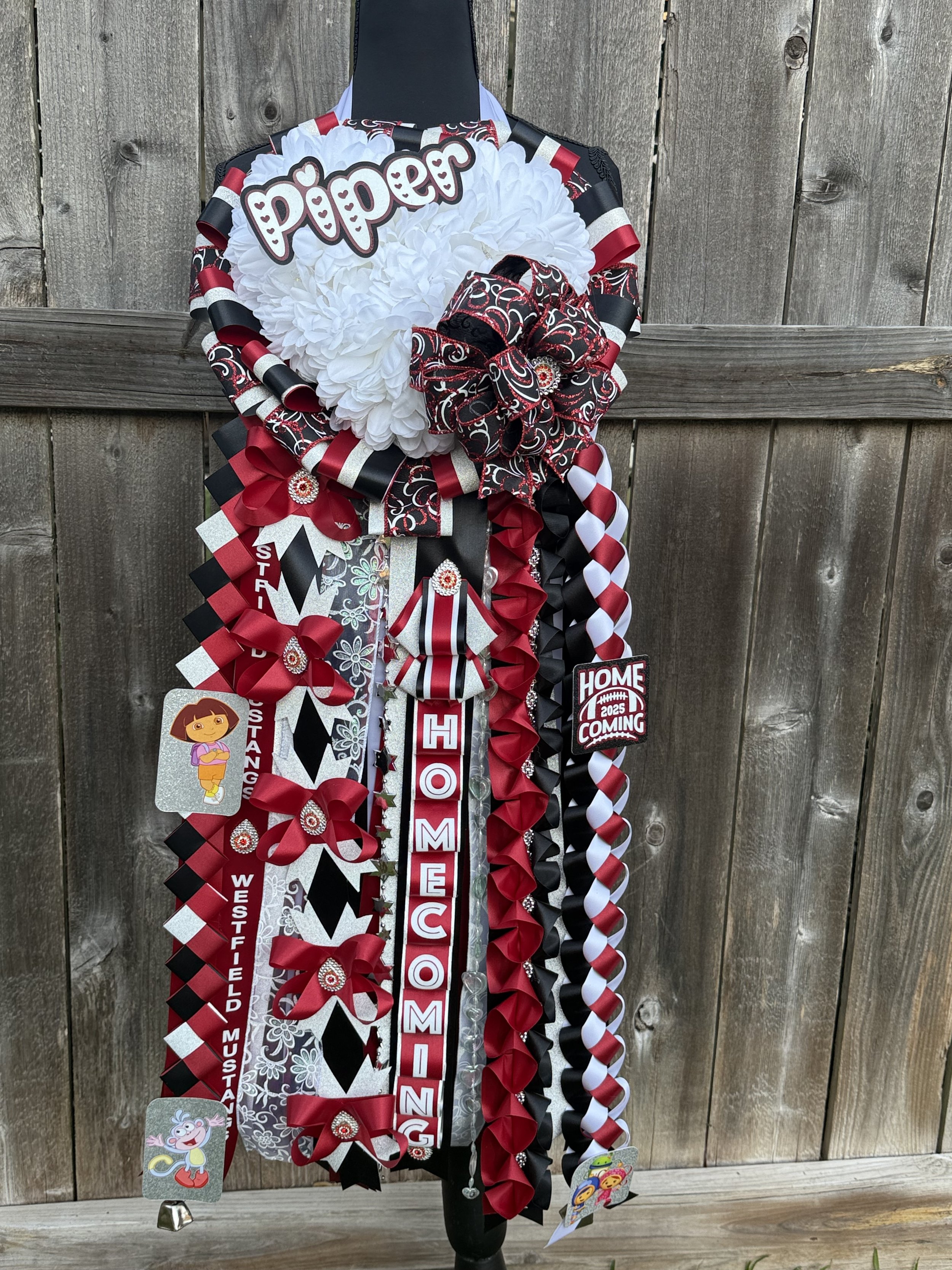 Queen Bee with upgrade- heart shaped triple (shortened to 26 inch ribbon length)
