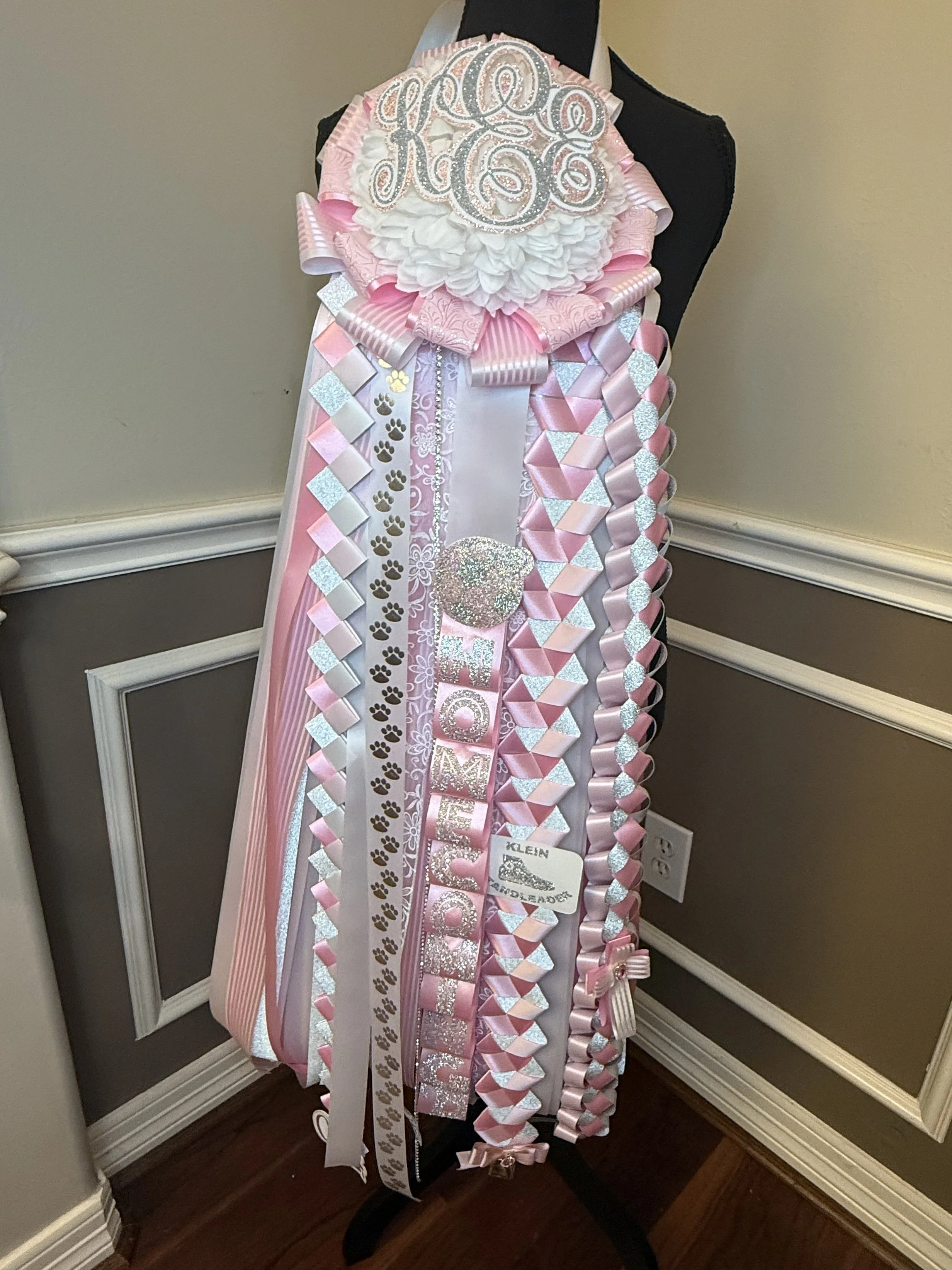 Queen Bee with upgrade- 3 layer Monogram (Pink)