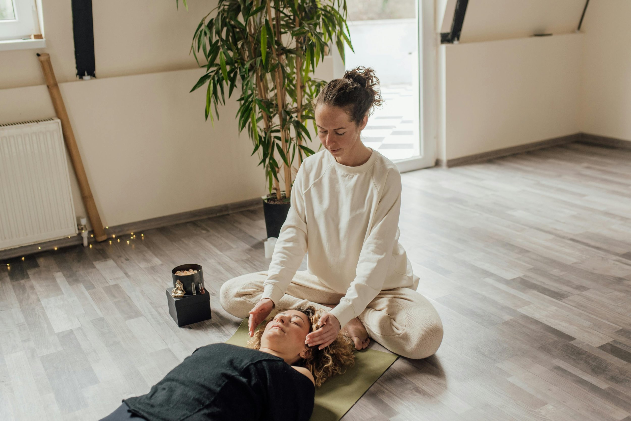 What to Expect Before, During, and After Your First Reiki Session
