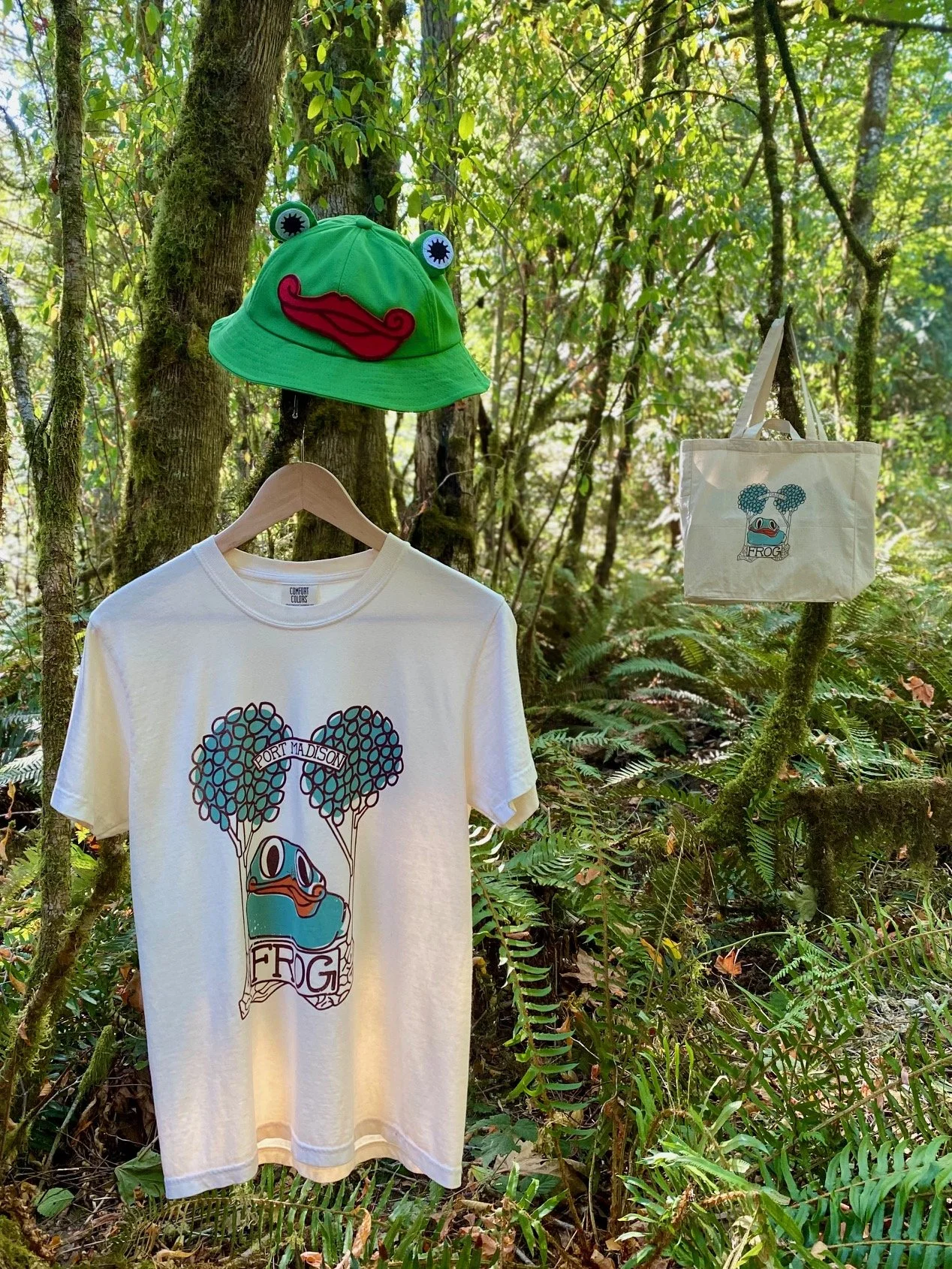 GrnHat+IvoryTee+Tote.jpeg