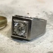Dated diamond ring before remodelling