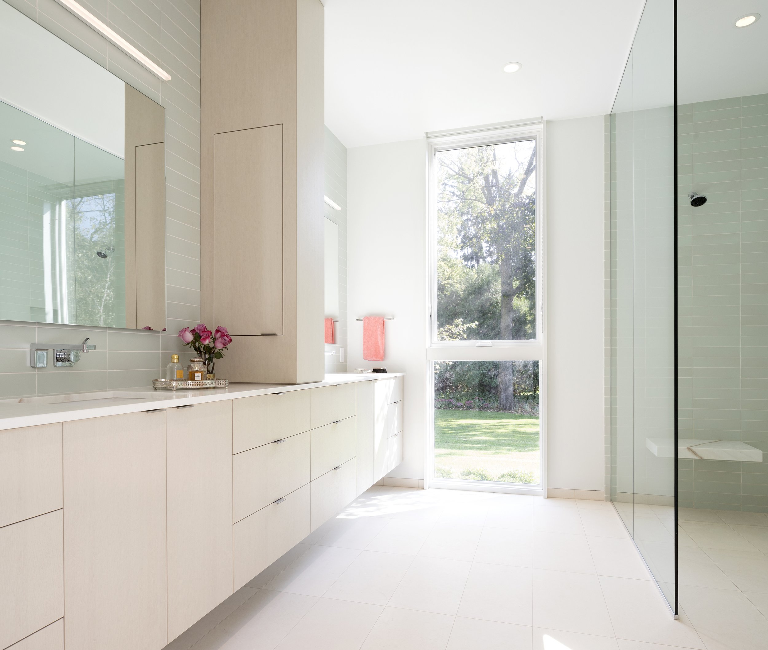 MD BRACKETTS BATH1.jpg