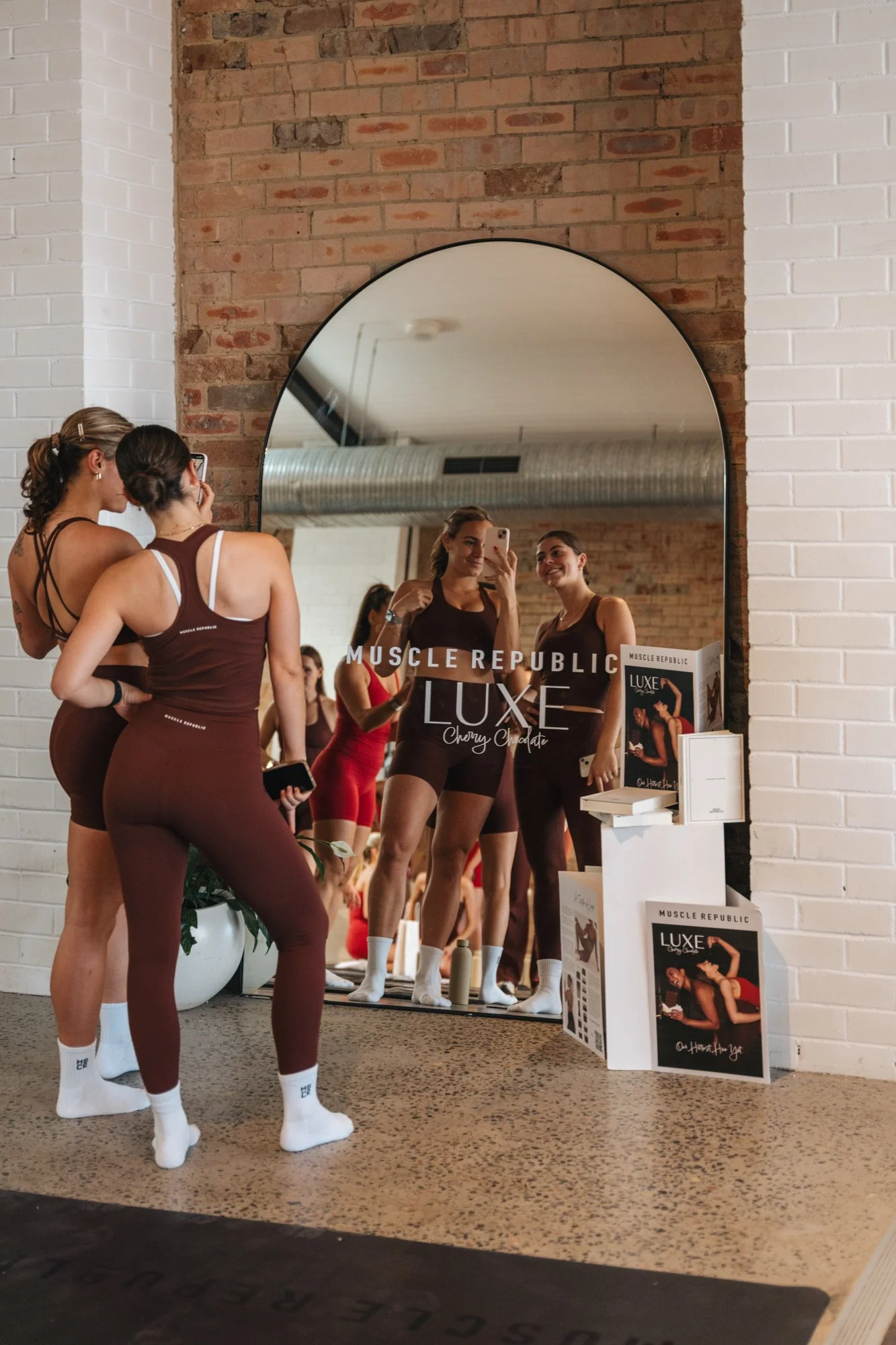 muscle-republic-dominique-elissa-pr-event-photography-australia-ellie-bobbie- 2.jpg