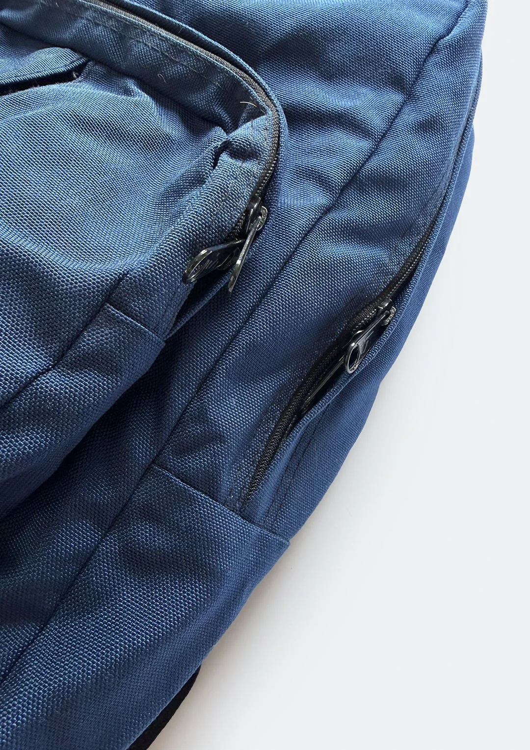 navy_jansport_backpack_06.jpg